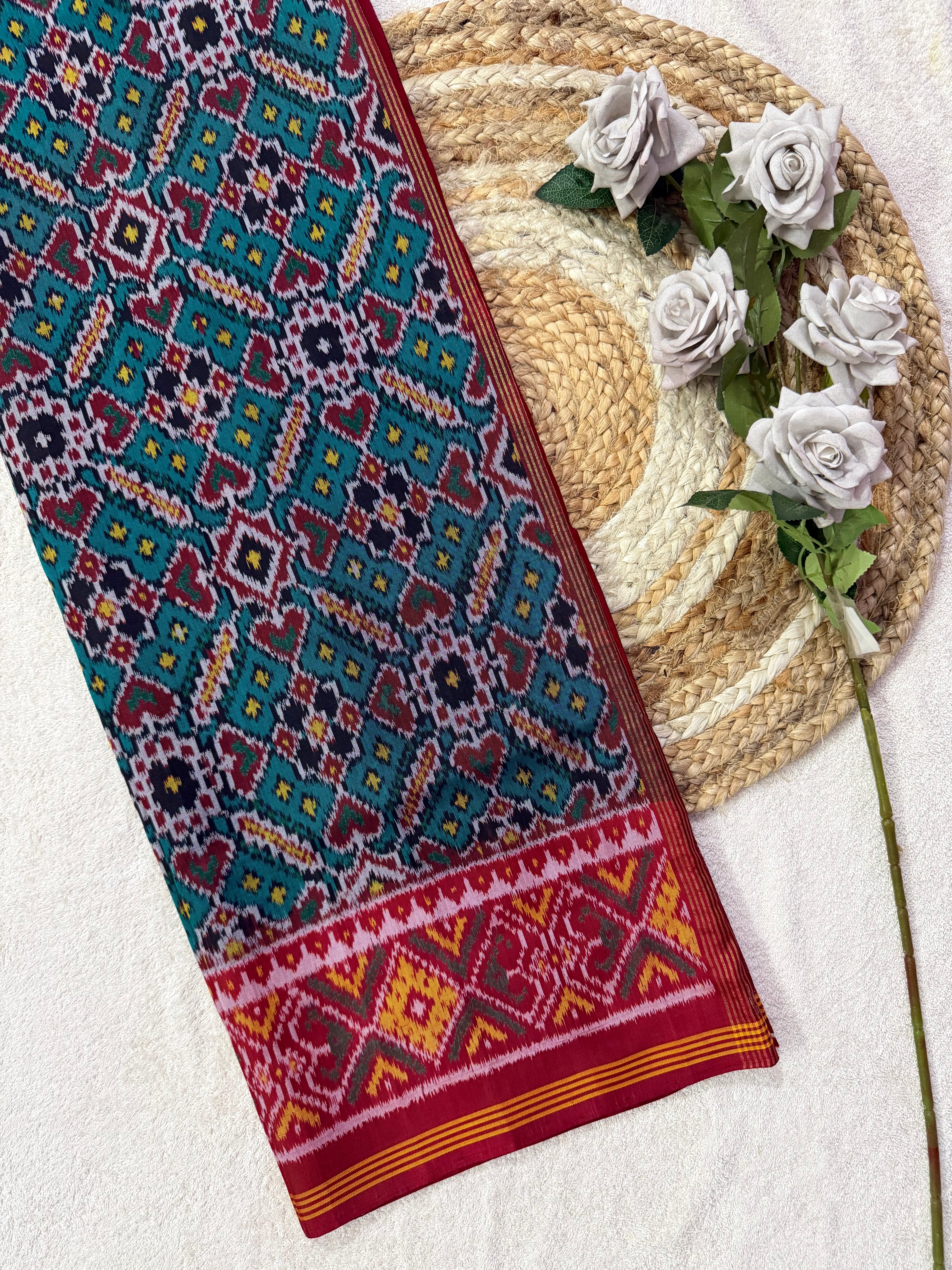Manekchok Design Handwoven Patola Silk Saree Main image
