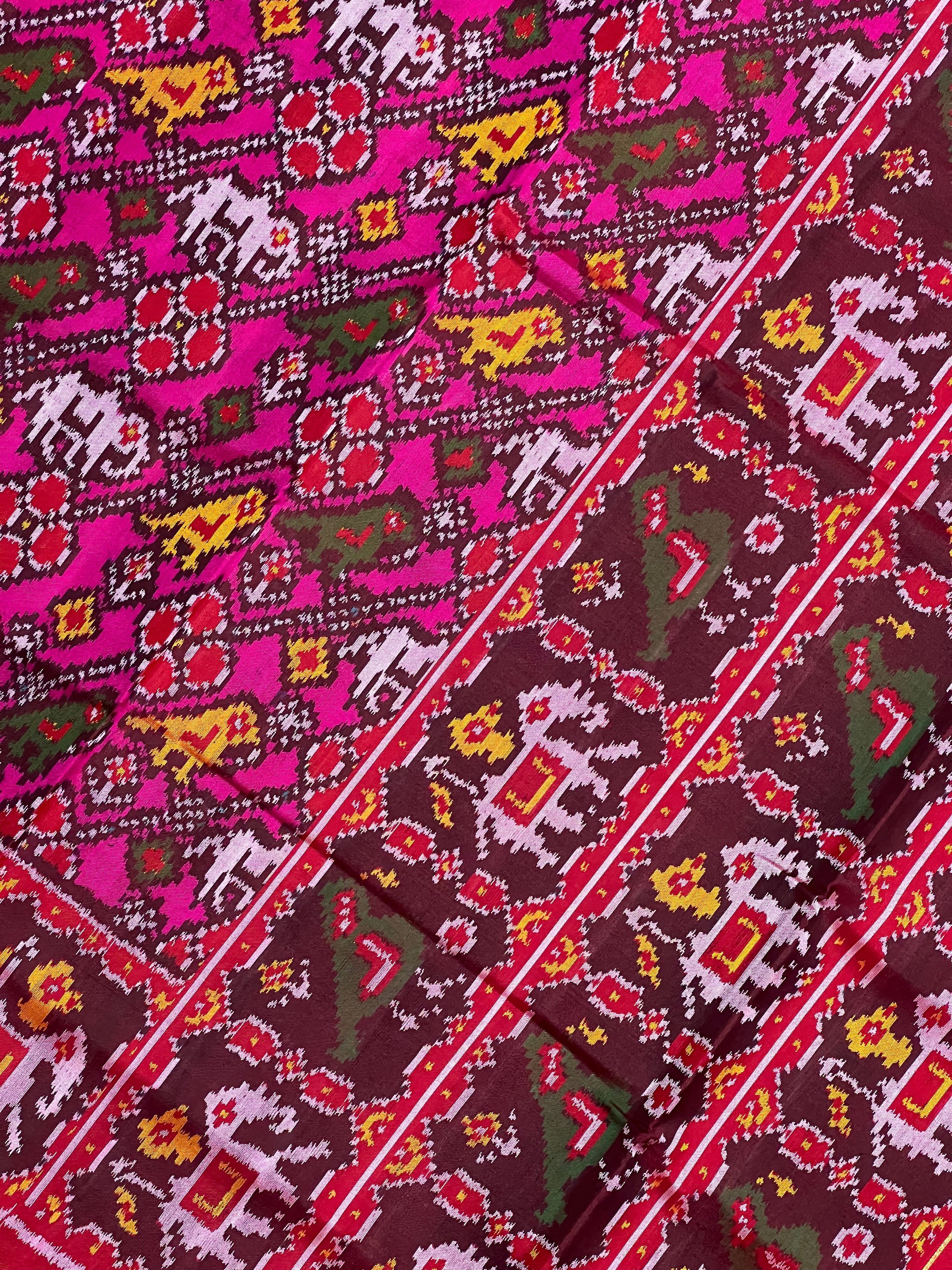 Laheriya With Motif Design Handwoven Patola Silk Saree