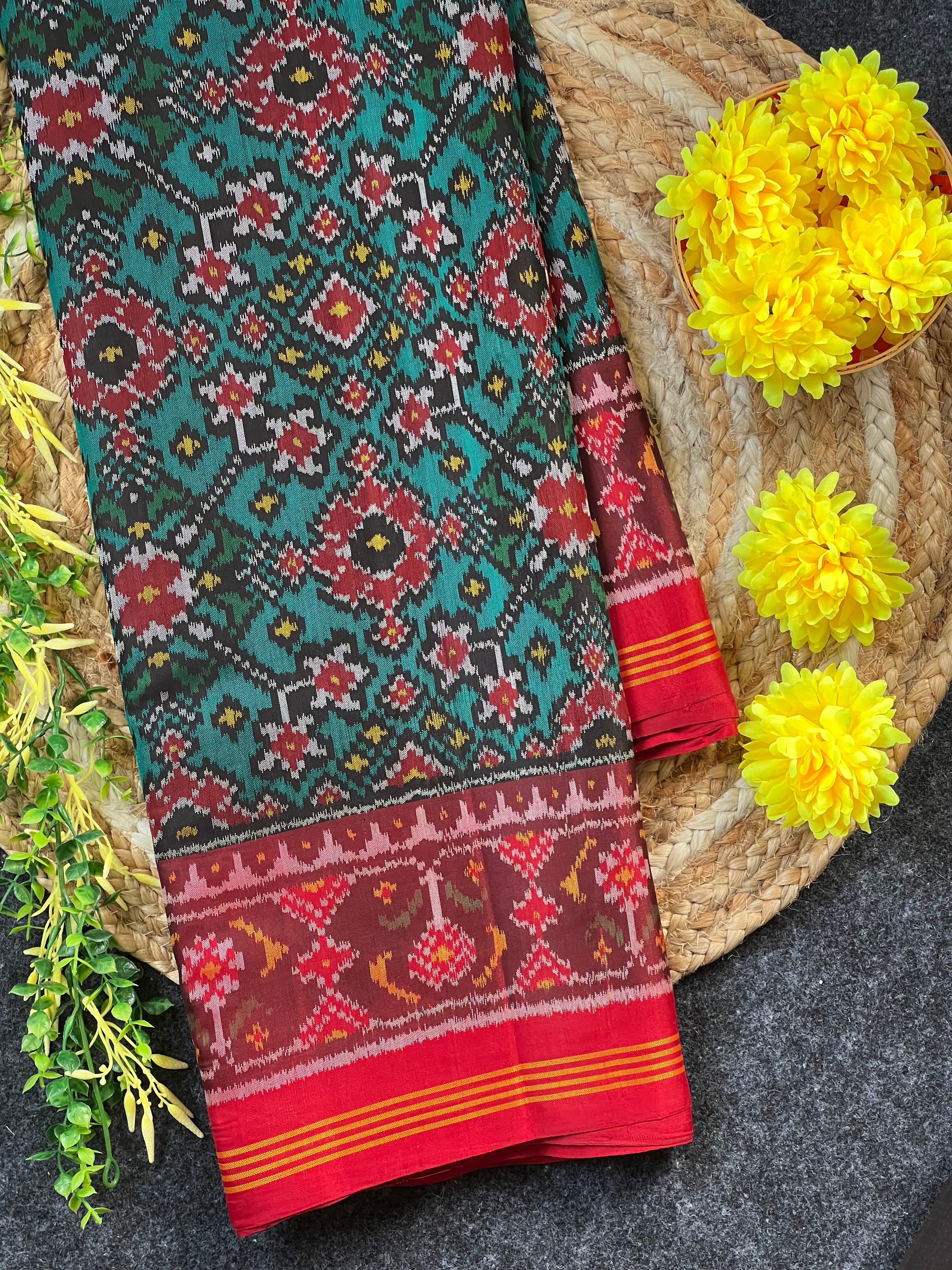 Rama Green Navratna Traditional Design Handwoven Patola Silk Saree Main image