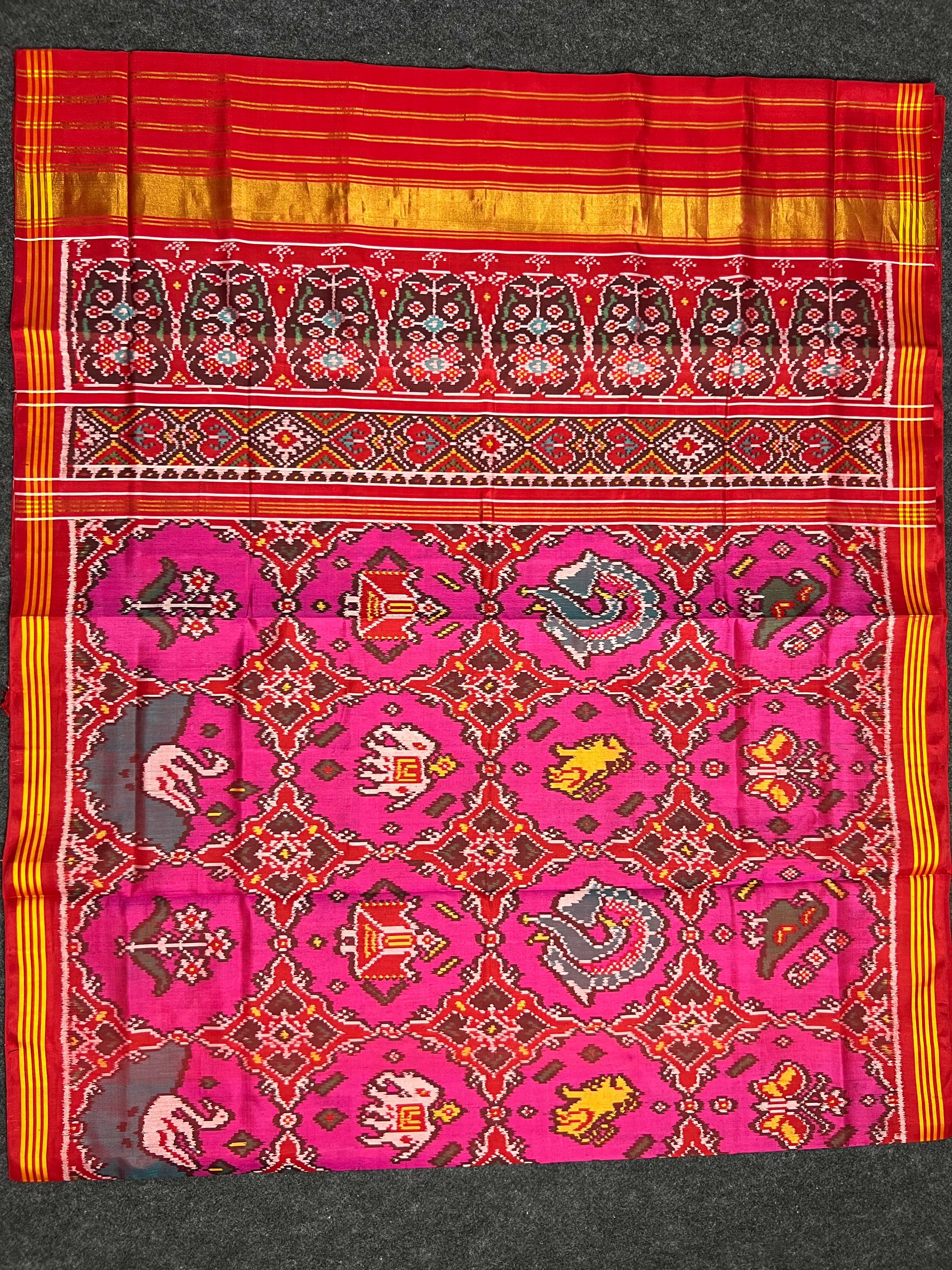 Pink Color Motif Design Handwoven Patola Silk Saree Secondary image