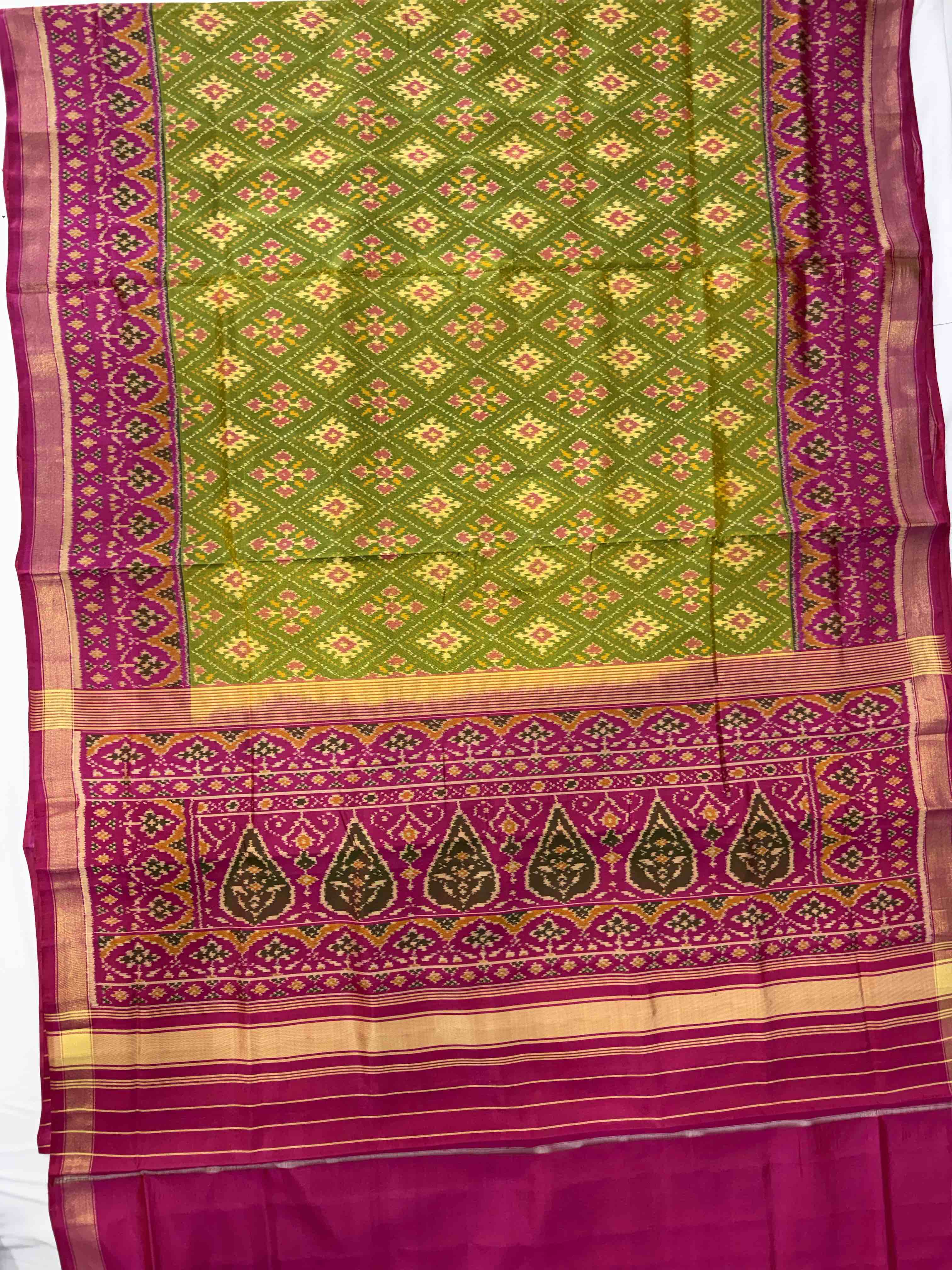 Pan-Chanda Traditional Design Handwoven Patola Silk Saree