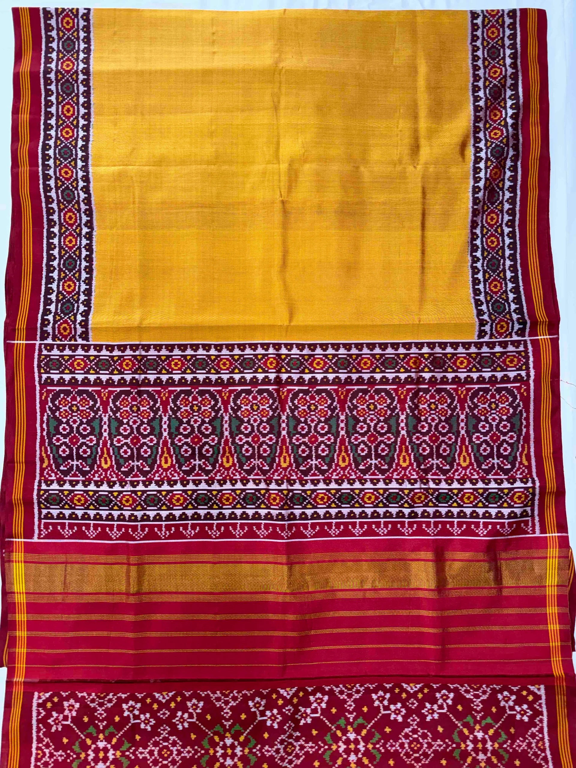Plain Gala Border With Designer Blouse Handwoven Patola Silk Saree