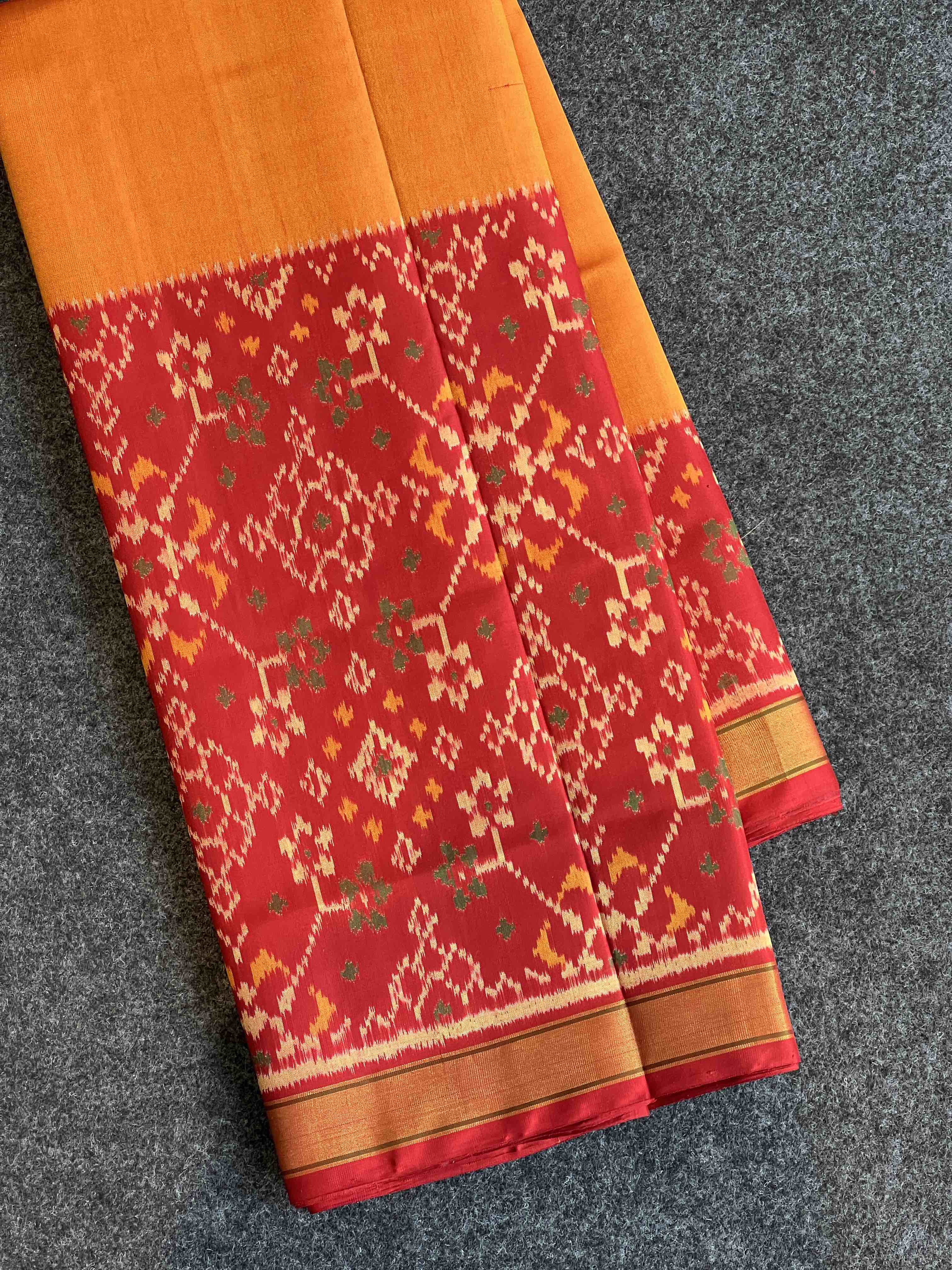 Handwoven Patola Silk Saree Scut Border Navratna Main image