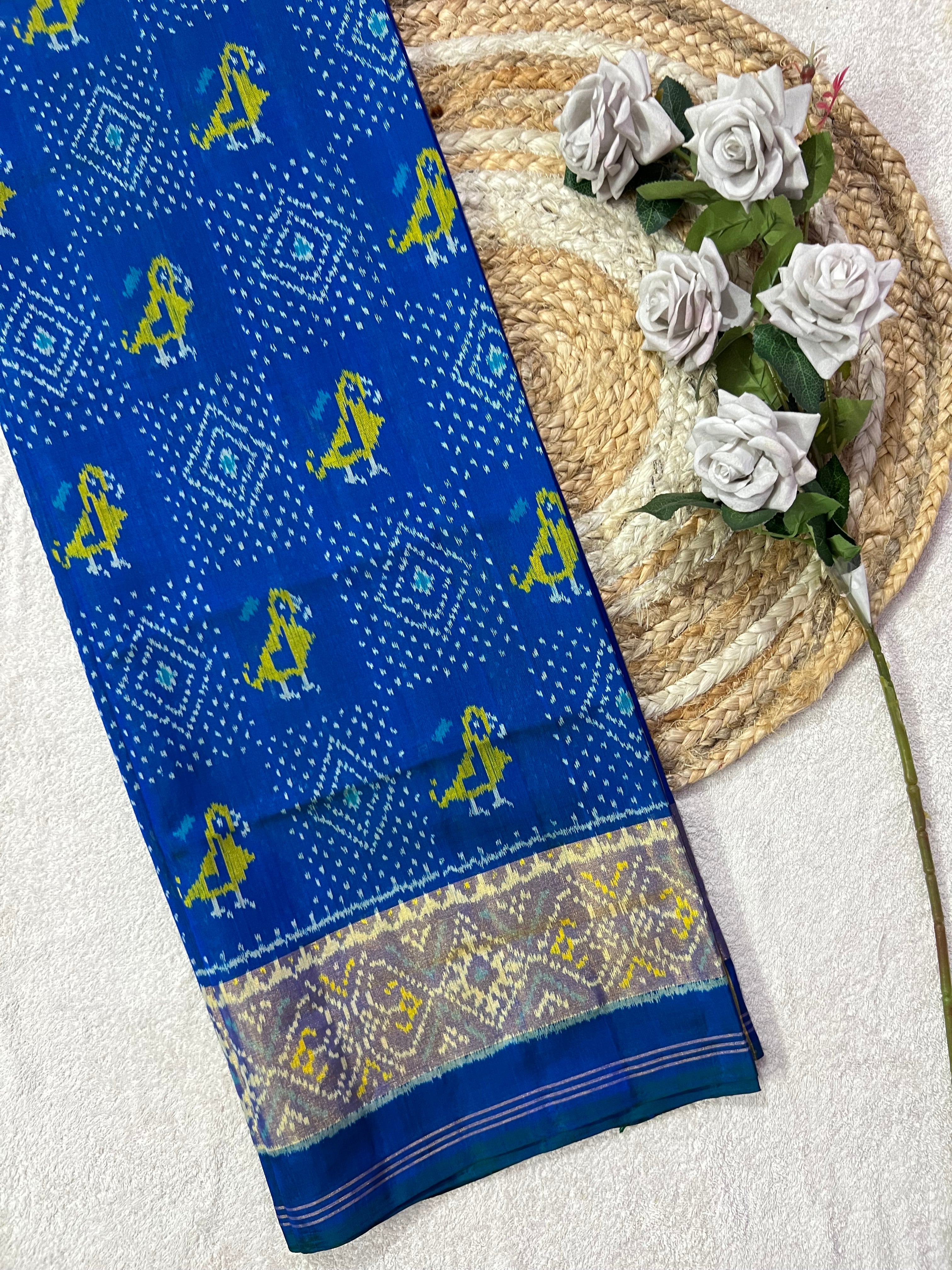 Traditional Design Handwoven Patola Silk Saree Main image