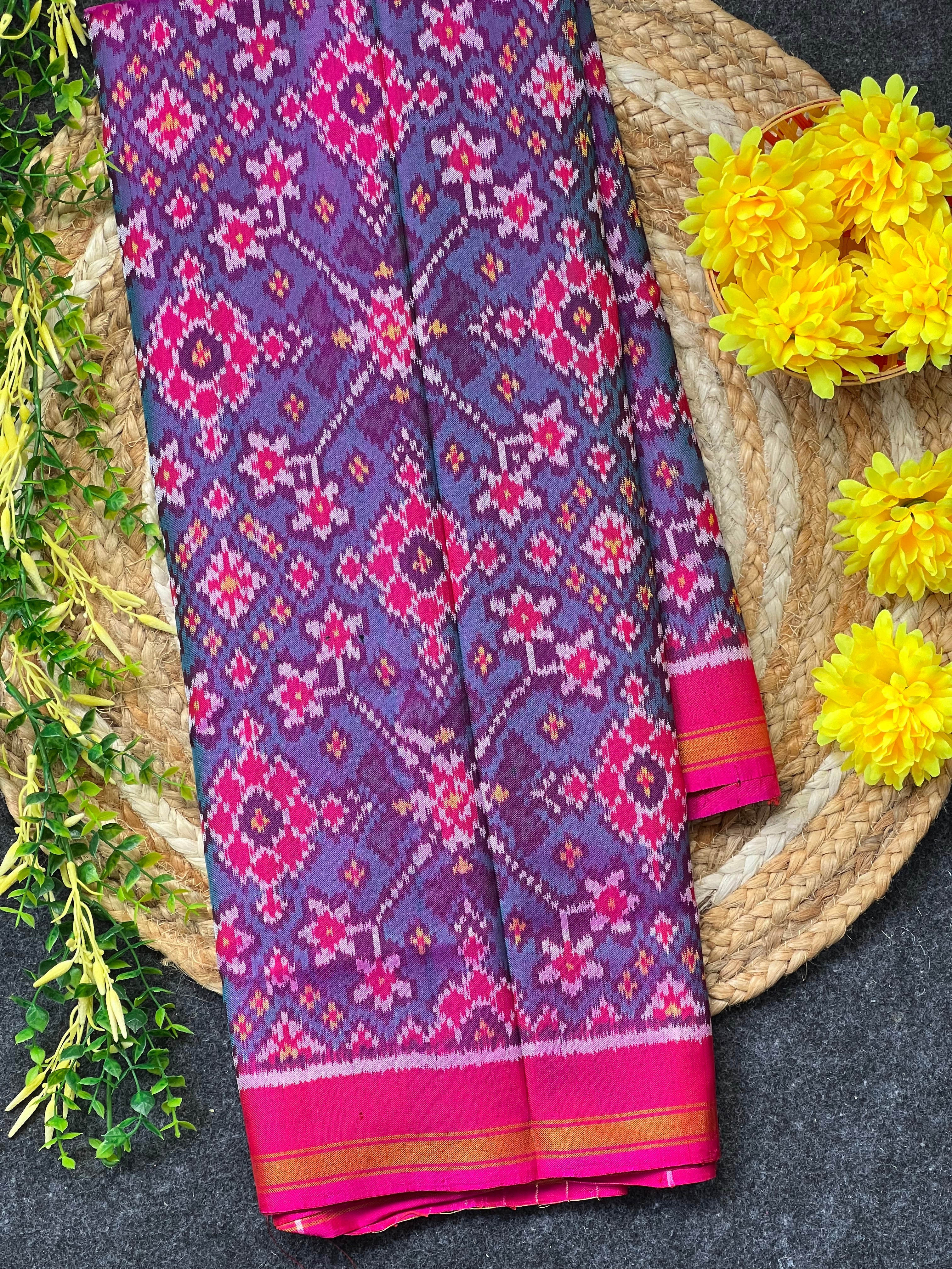 Navratna Traditional Design Handwoven Patola Silk Saree Main image