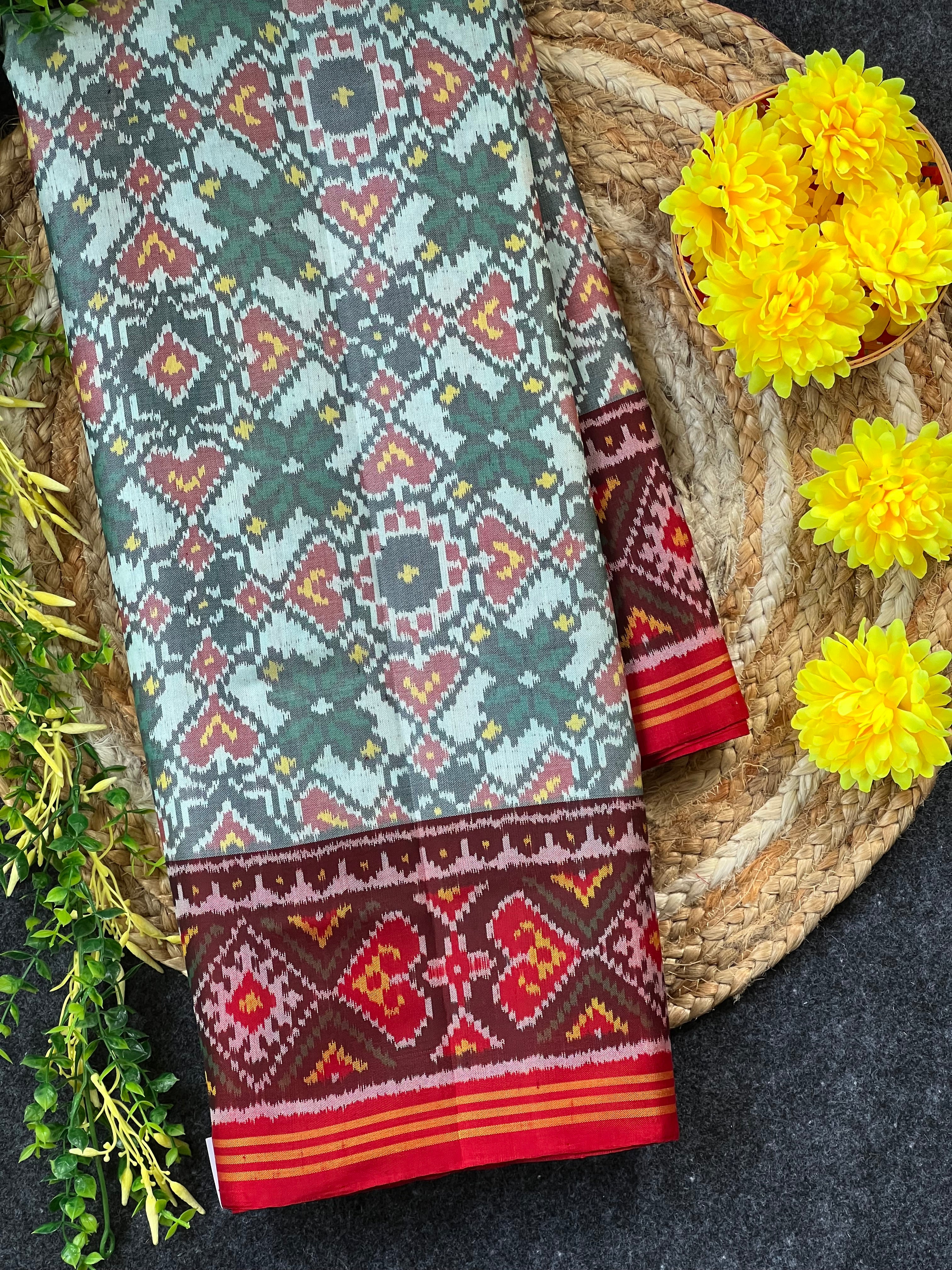 Pure White Traditional Design Handwoven Patola Silk Saree