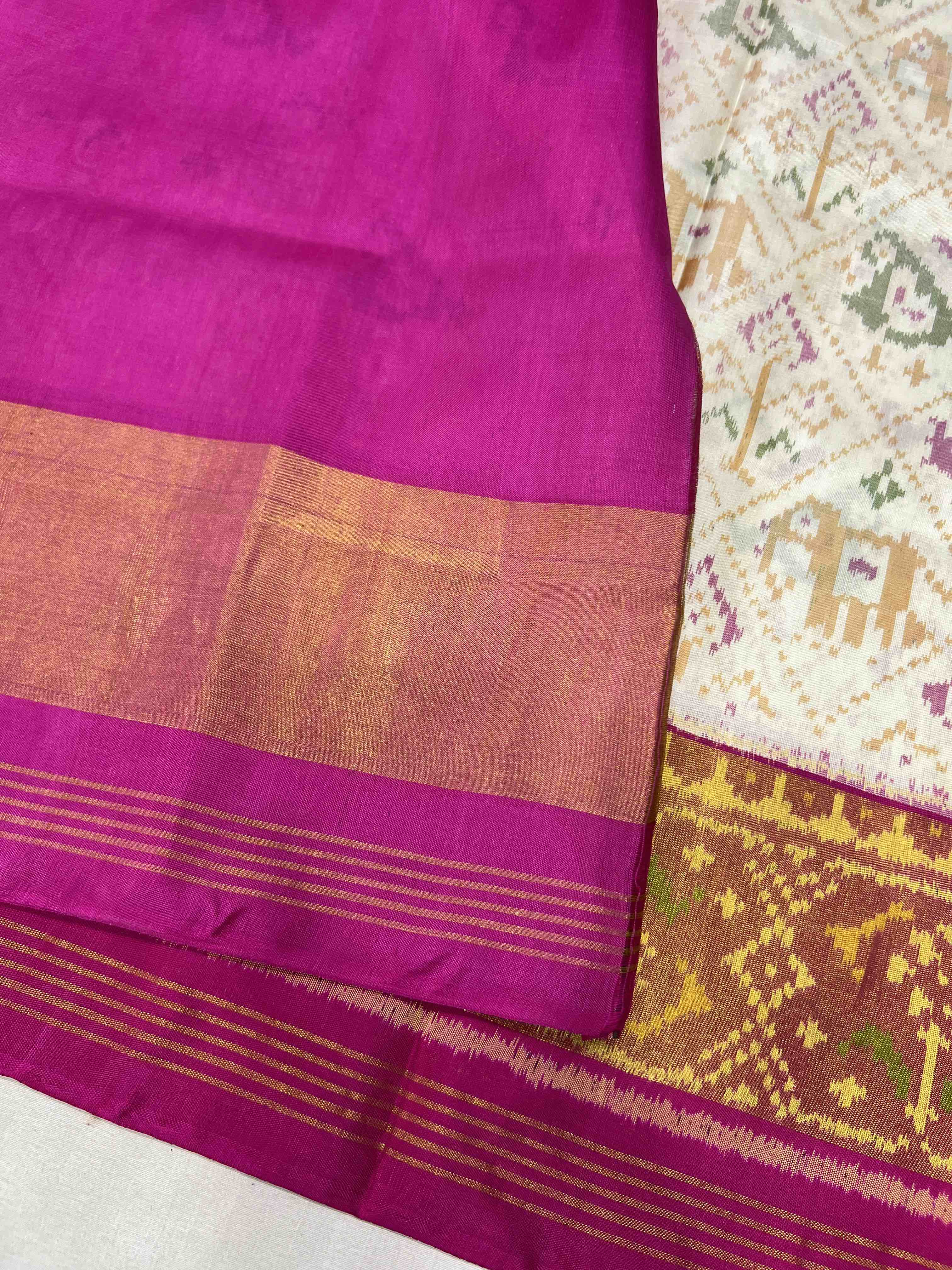 White Narikunj with Pink Pallu Traditional Design Handwoven Patola Silk Saree