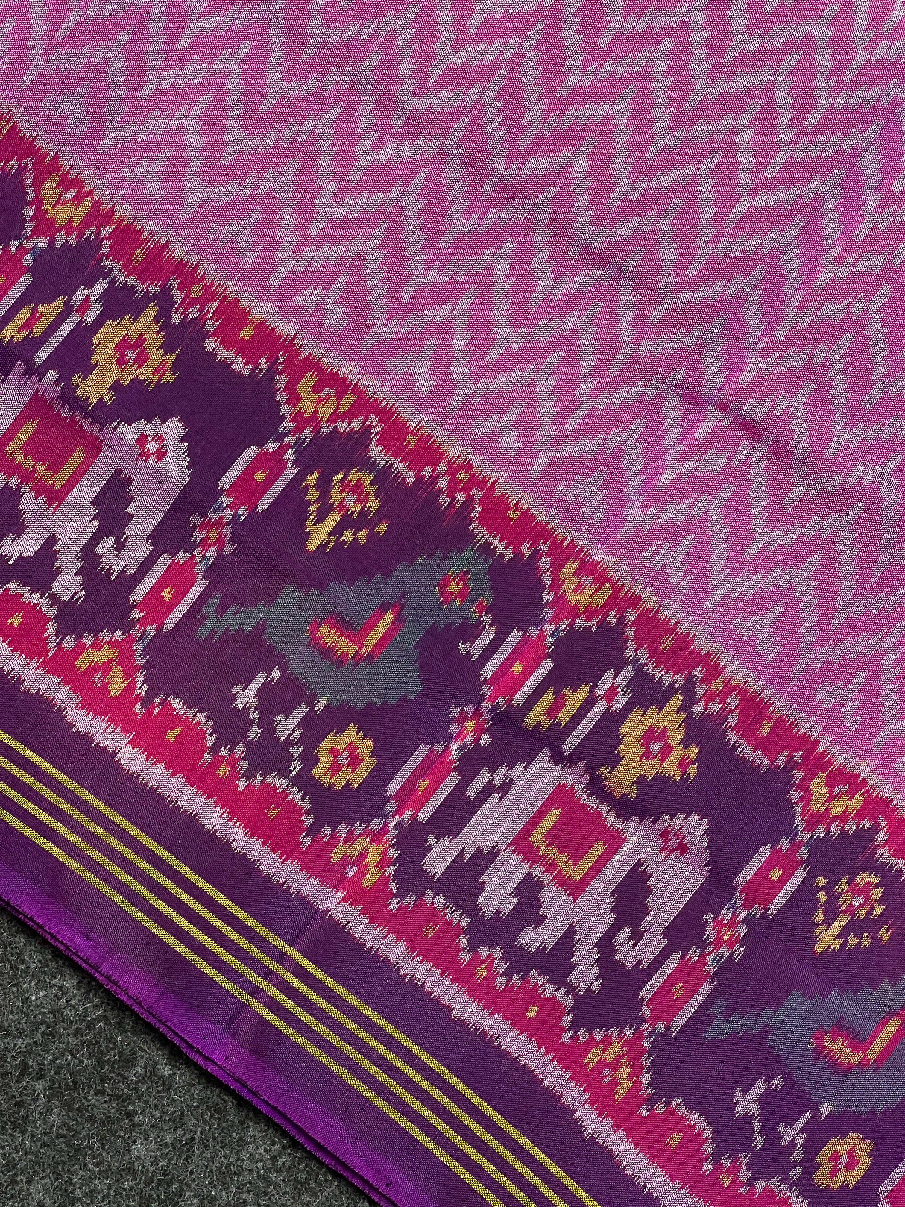 Laheriya Design Handwoven Patola Silk Saree