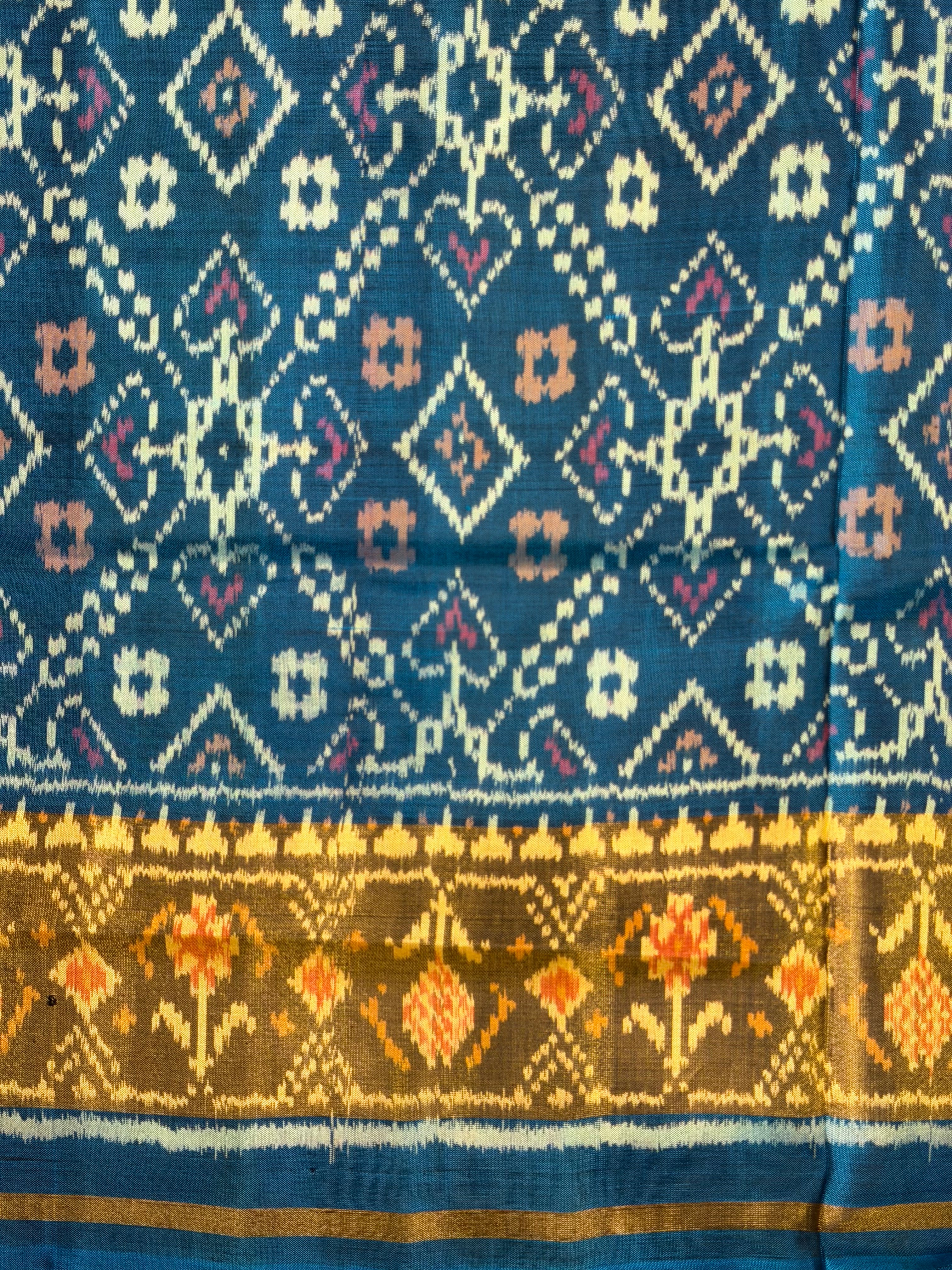 Manekchowk Traditional Design Handwoven Patola Silk Saree