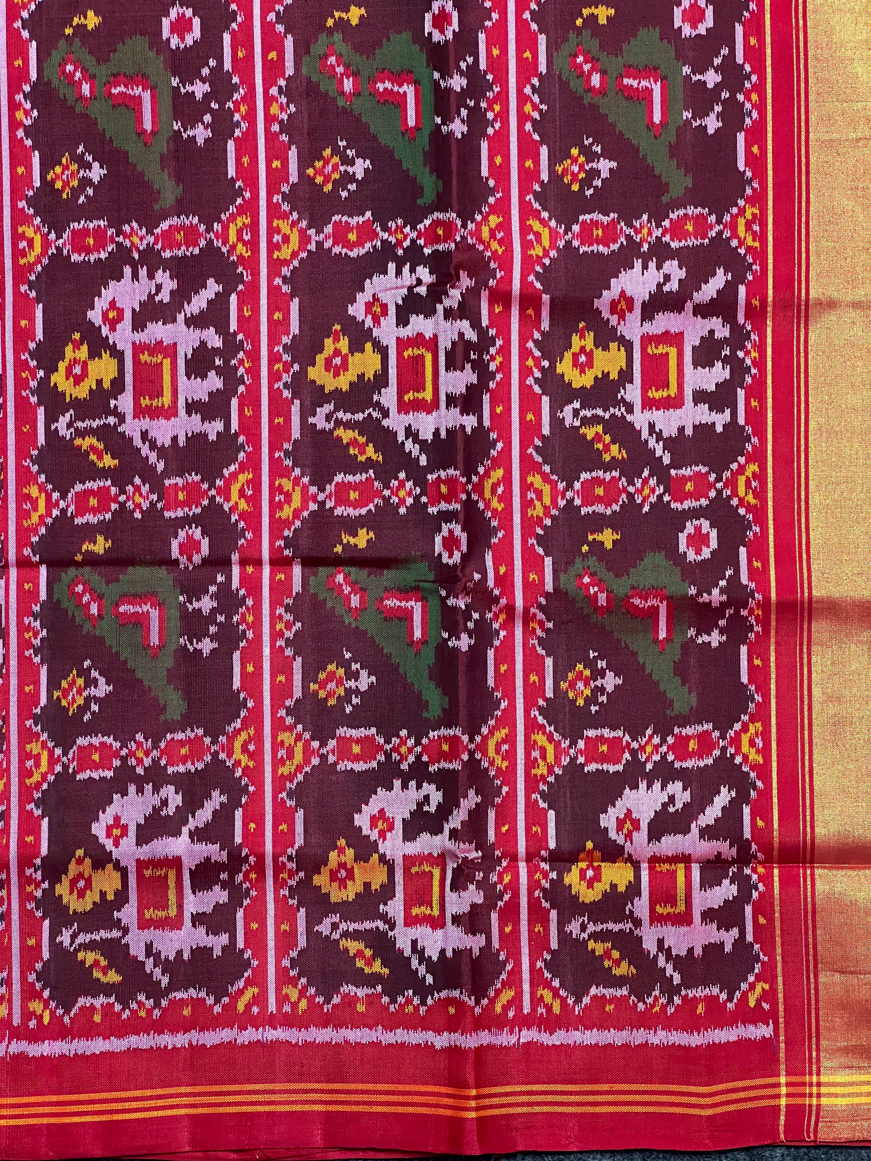 Laheriya With Motif Design Handwoven Patola Silk Saree