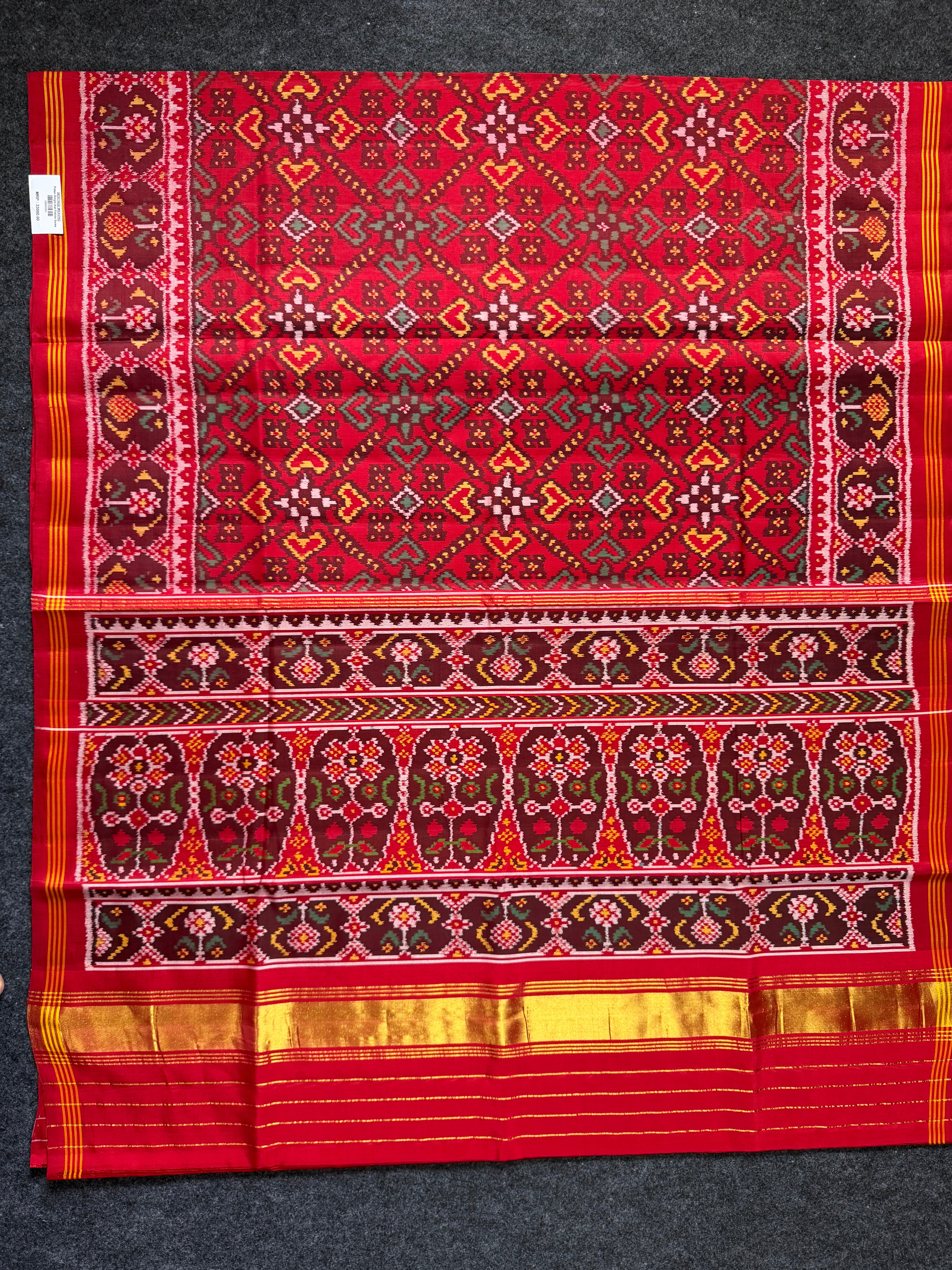 Red Color Traditional Design Handwoven Patola Silk Saree Secondary image