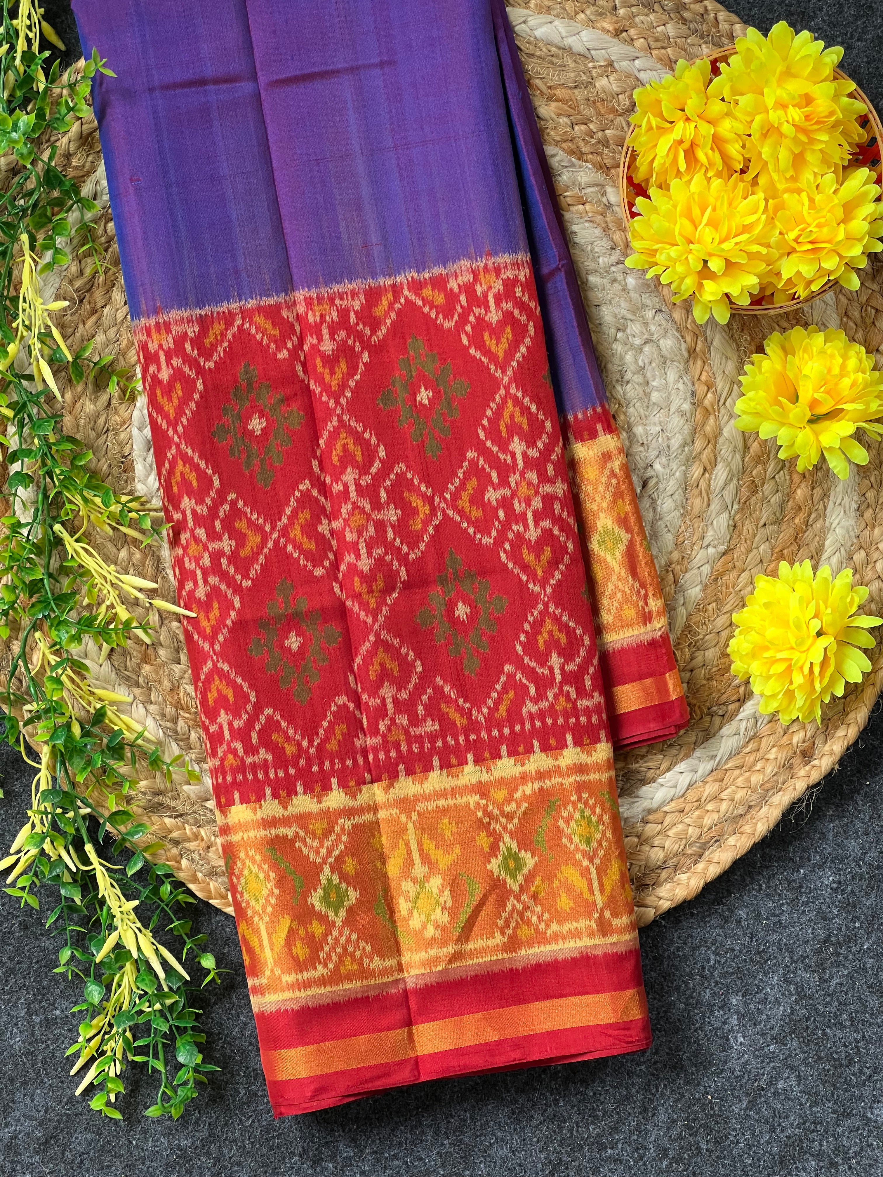 Skirt Border Purple With Red Handwoven Patola Silk Saree Main image
