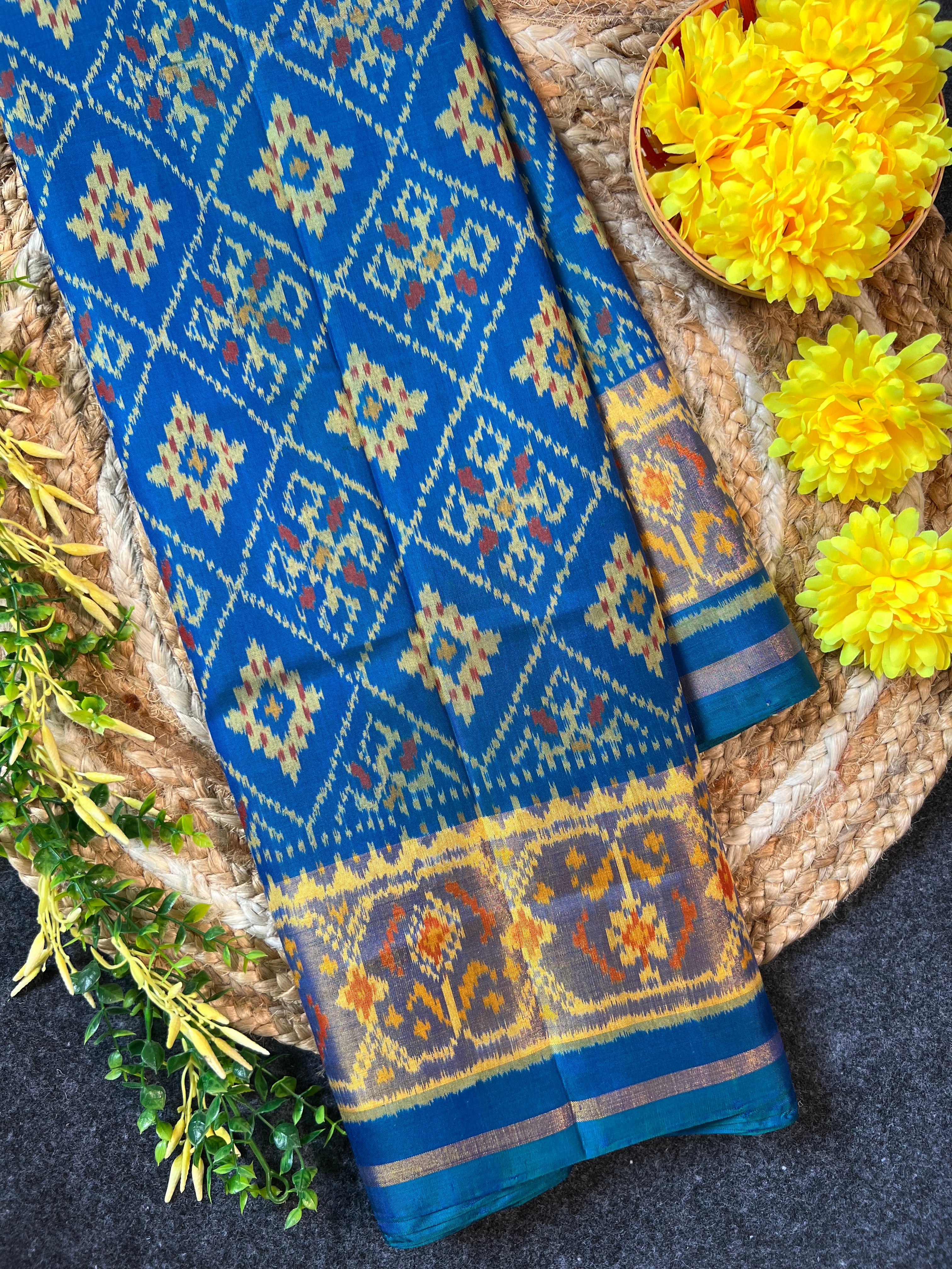 Blue Pan-Chanda Traditional Design Handwoven Patola Silk Saree Main image