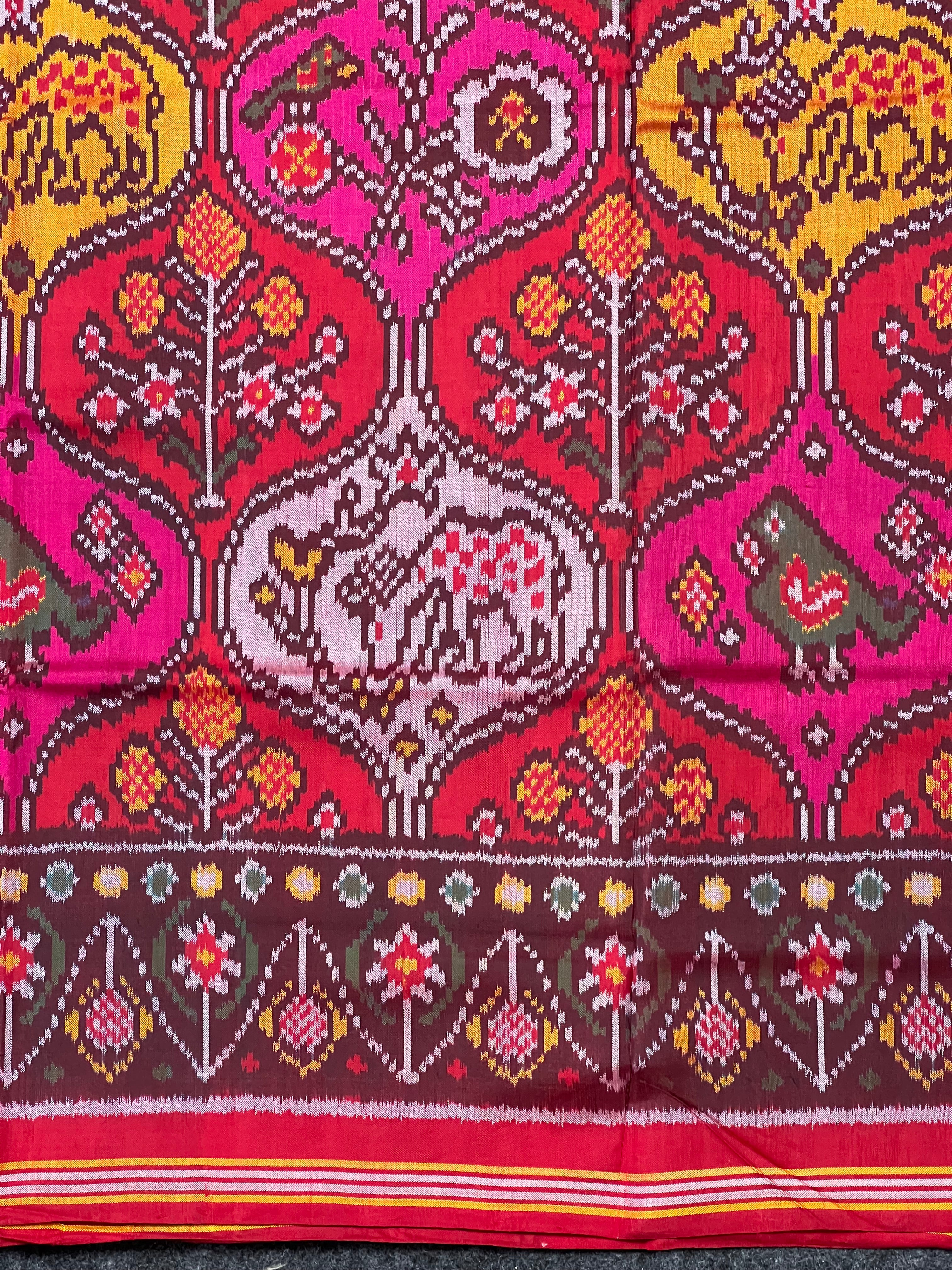 Exclusive Motif Traditional Design Handwoven Patola Silk Saree