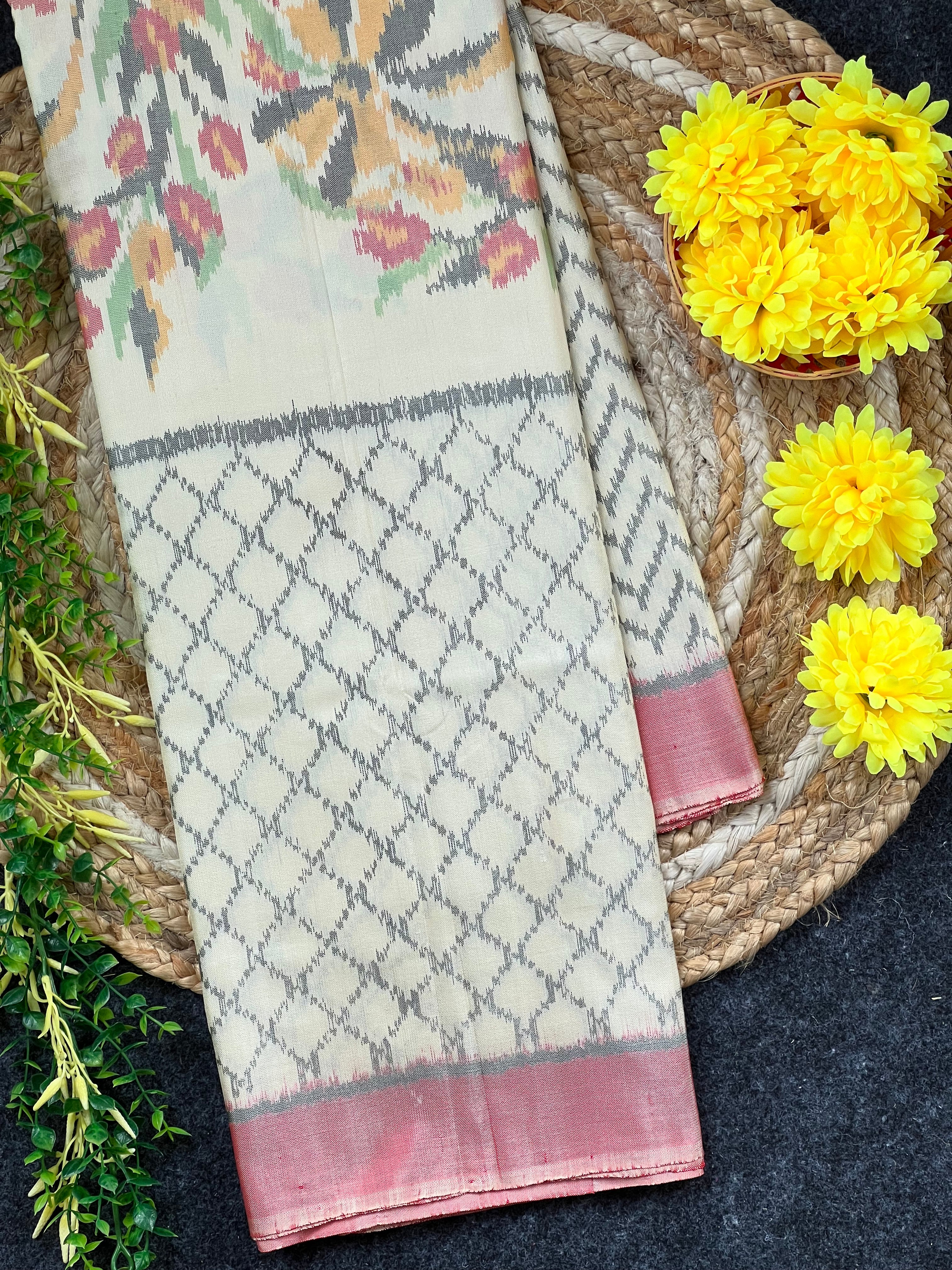 Exclusive Designer Handwoven Patola Silk Saree Main image