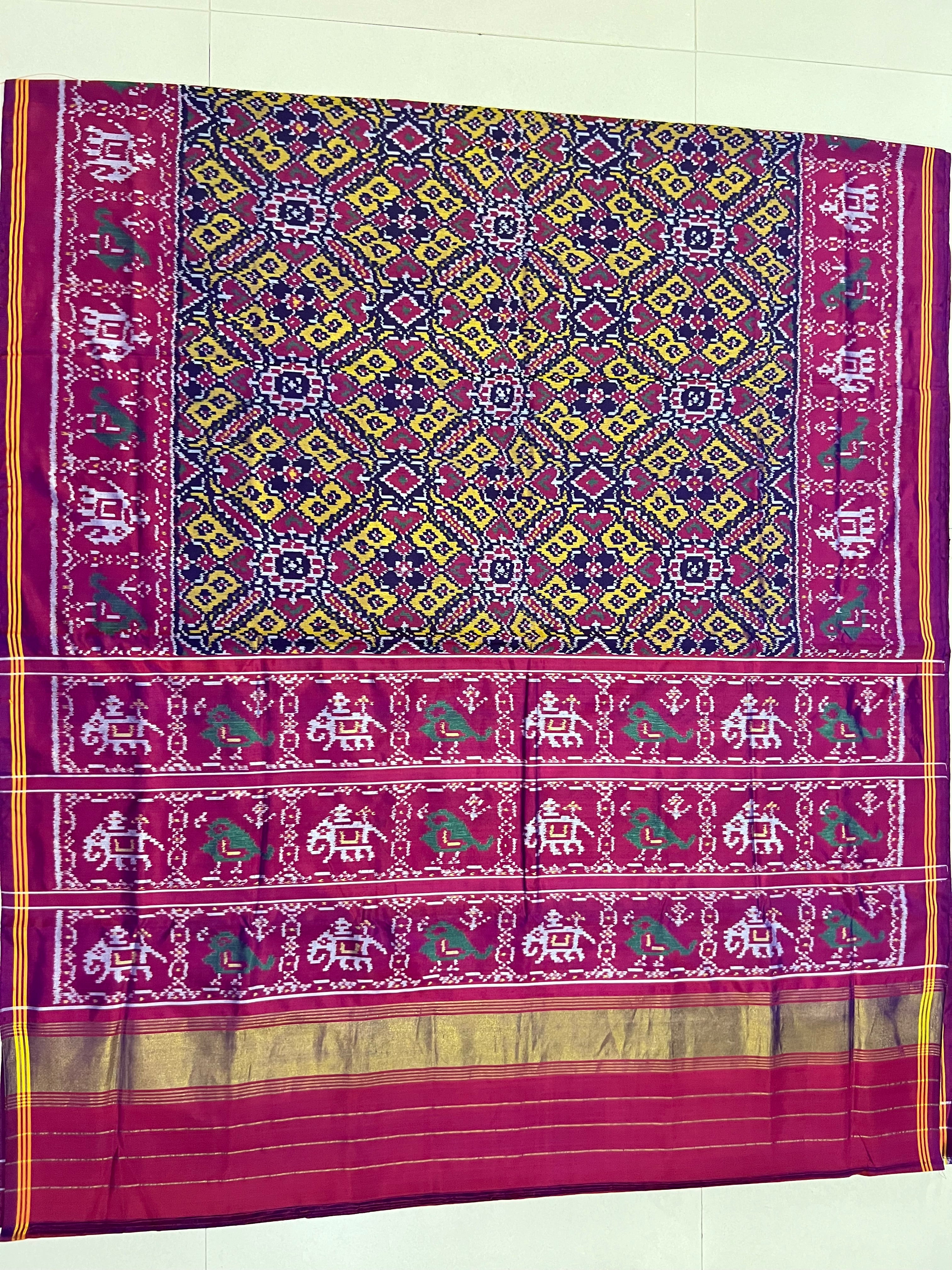 Manekchowk Traditional Design Handwoven Patola Silk Saree Secondary image