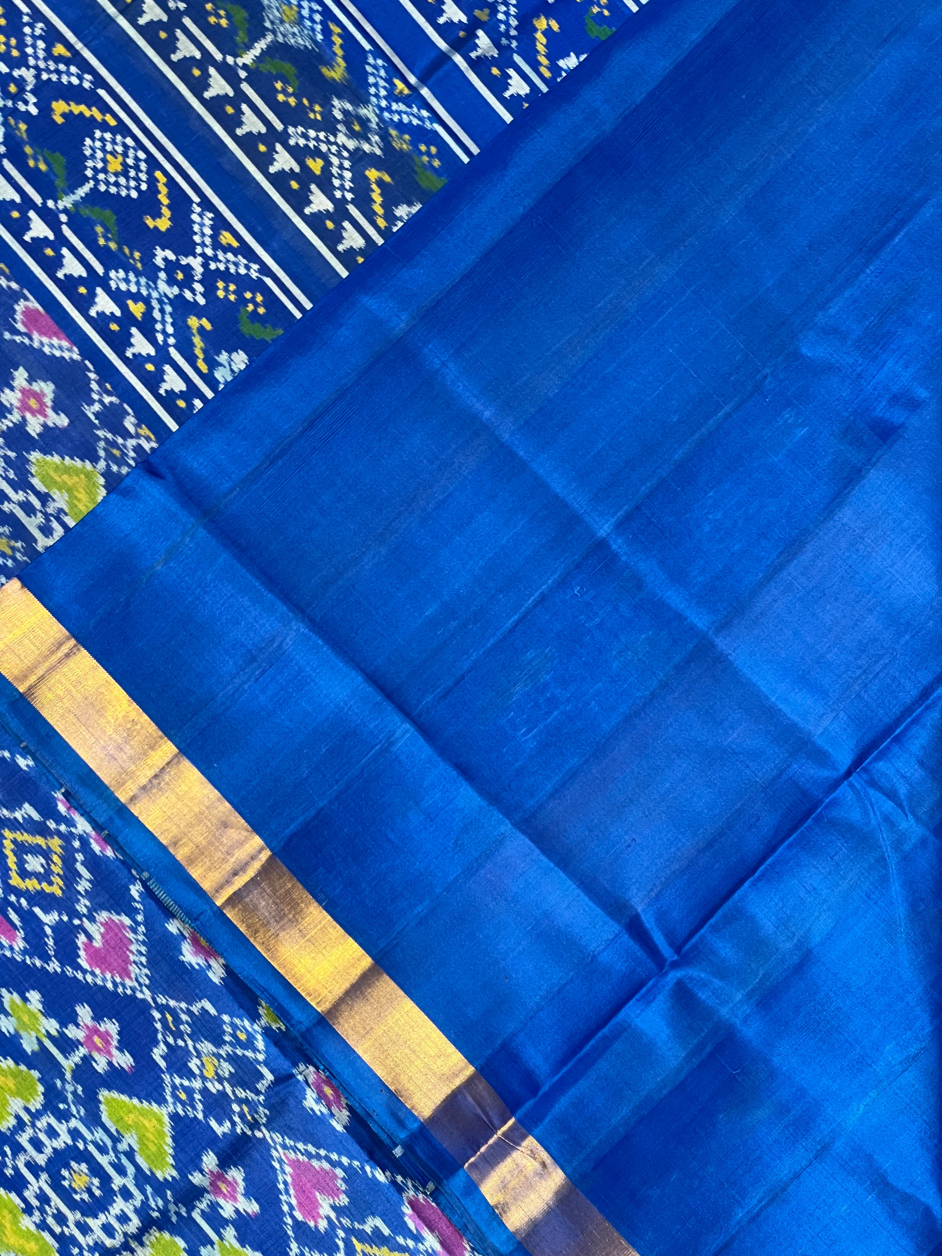Manekchowk-Navratna Mix Design Handwoven Patola Silk Saree