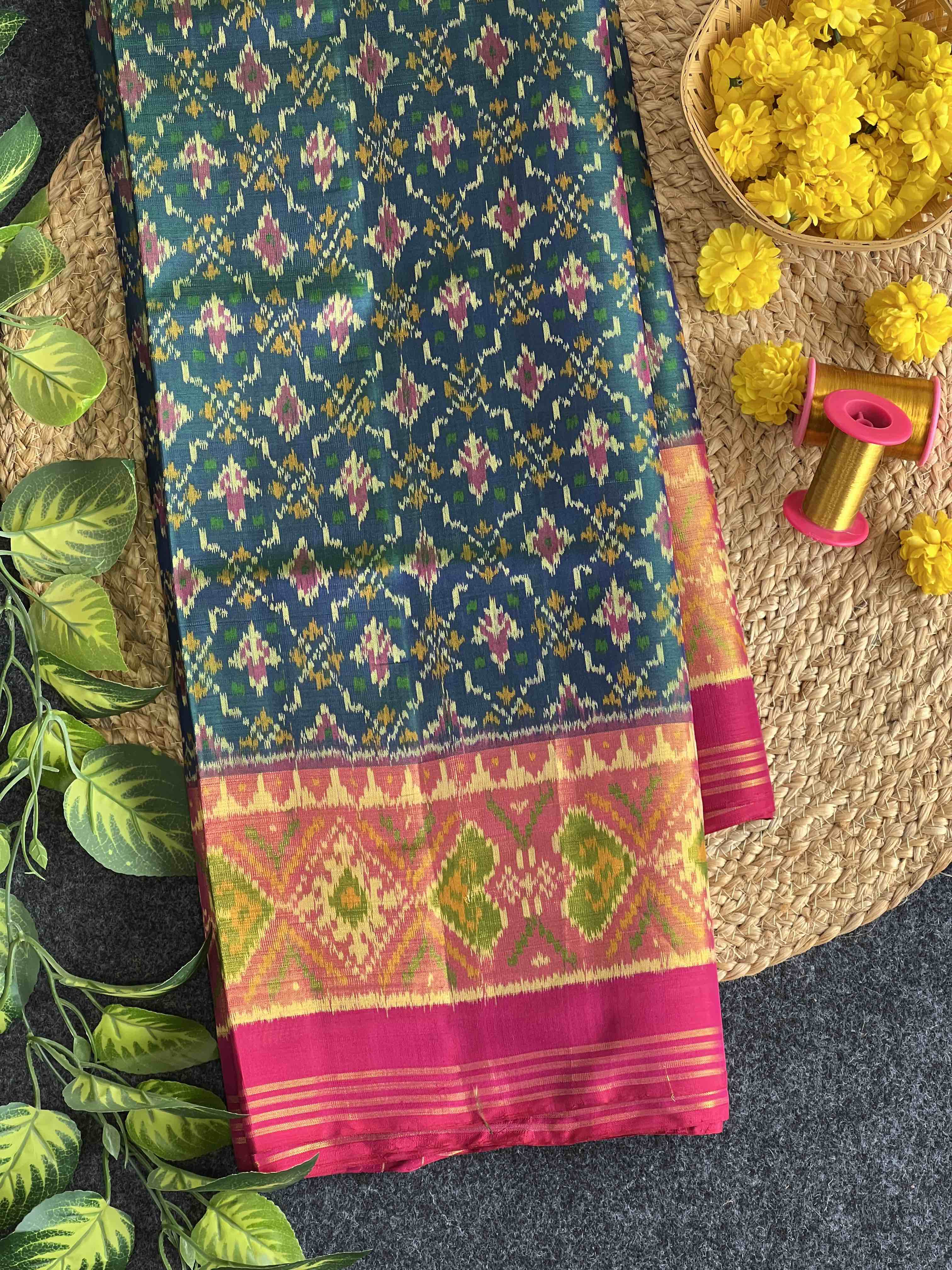 Buttonful Traditional Design Handwoven Patola Silk Saree Main image