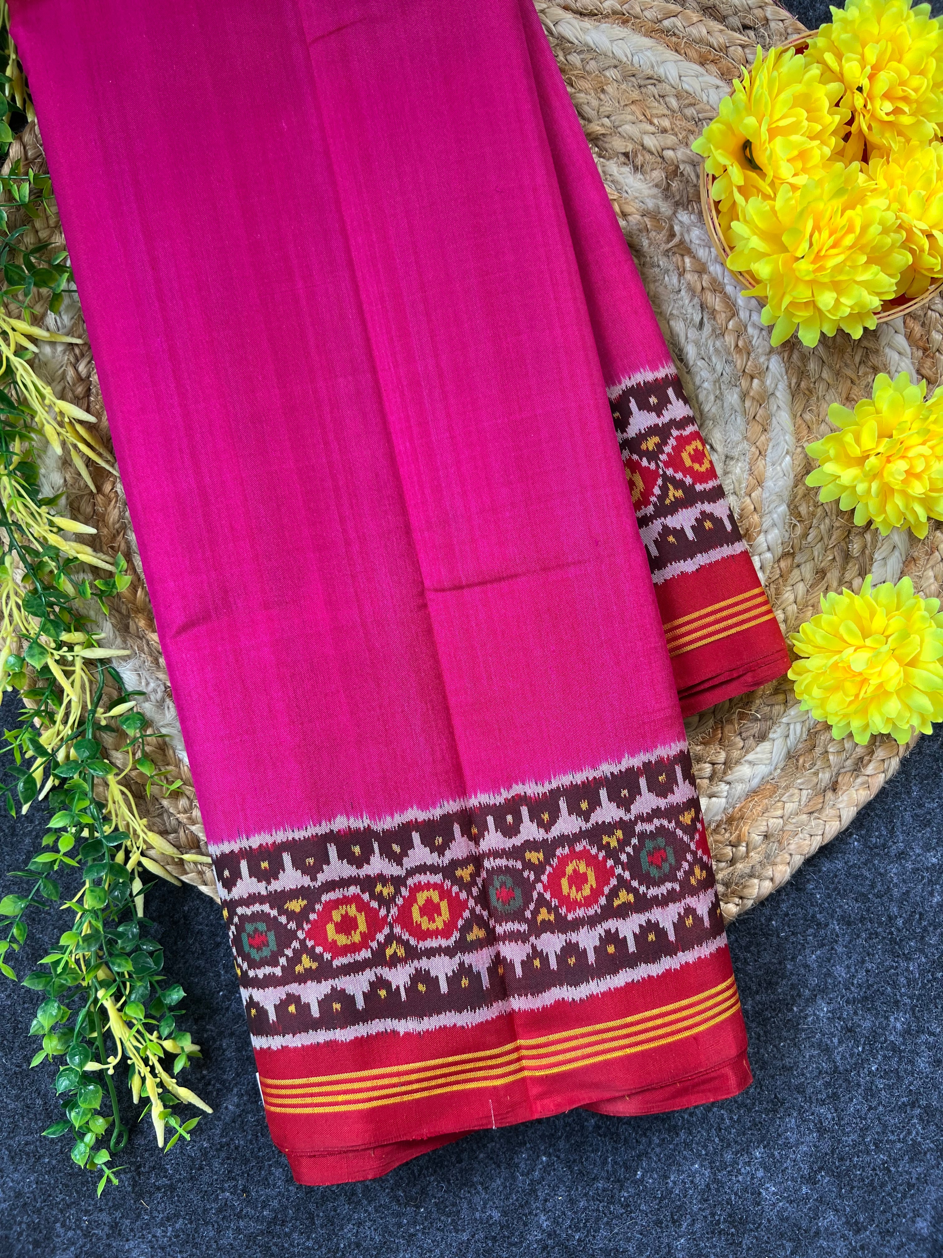 Plain Pink Gala Border with Designer Blouse Handwoven Patola Silk Saree Main image