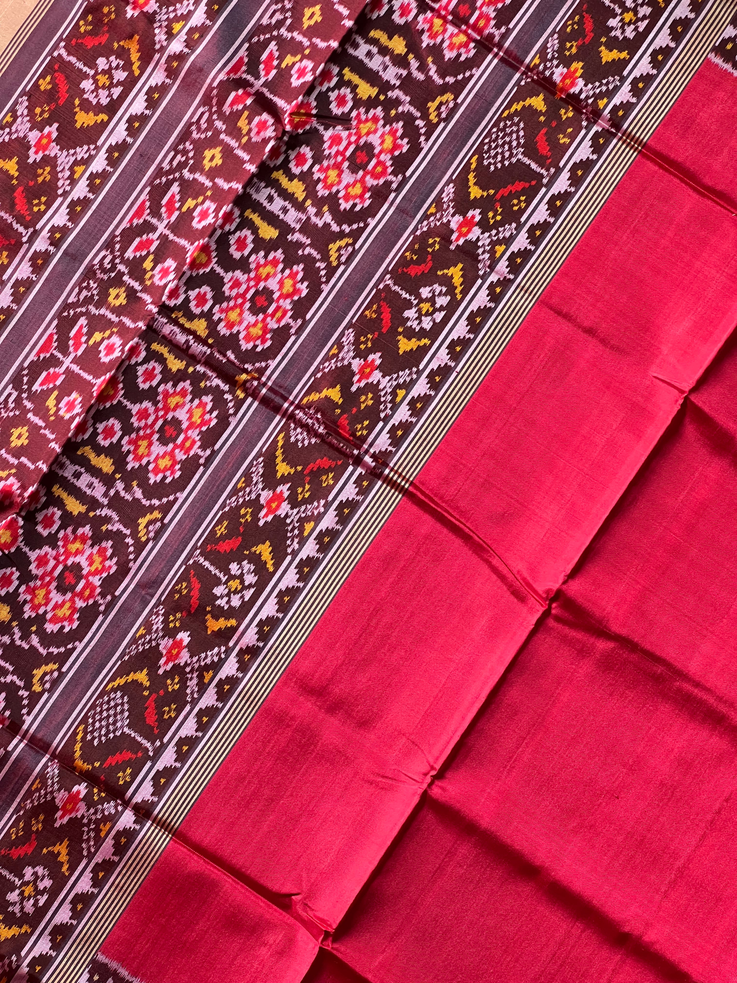 Plain Gala Border With Designer Blouse Handwoven Patola Silk Saree