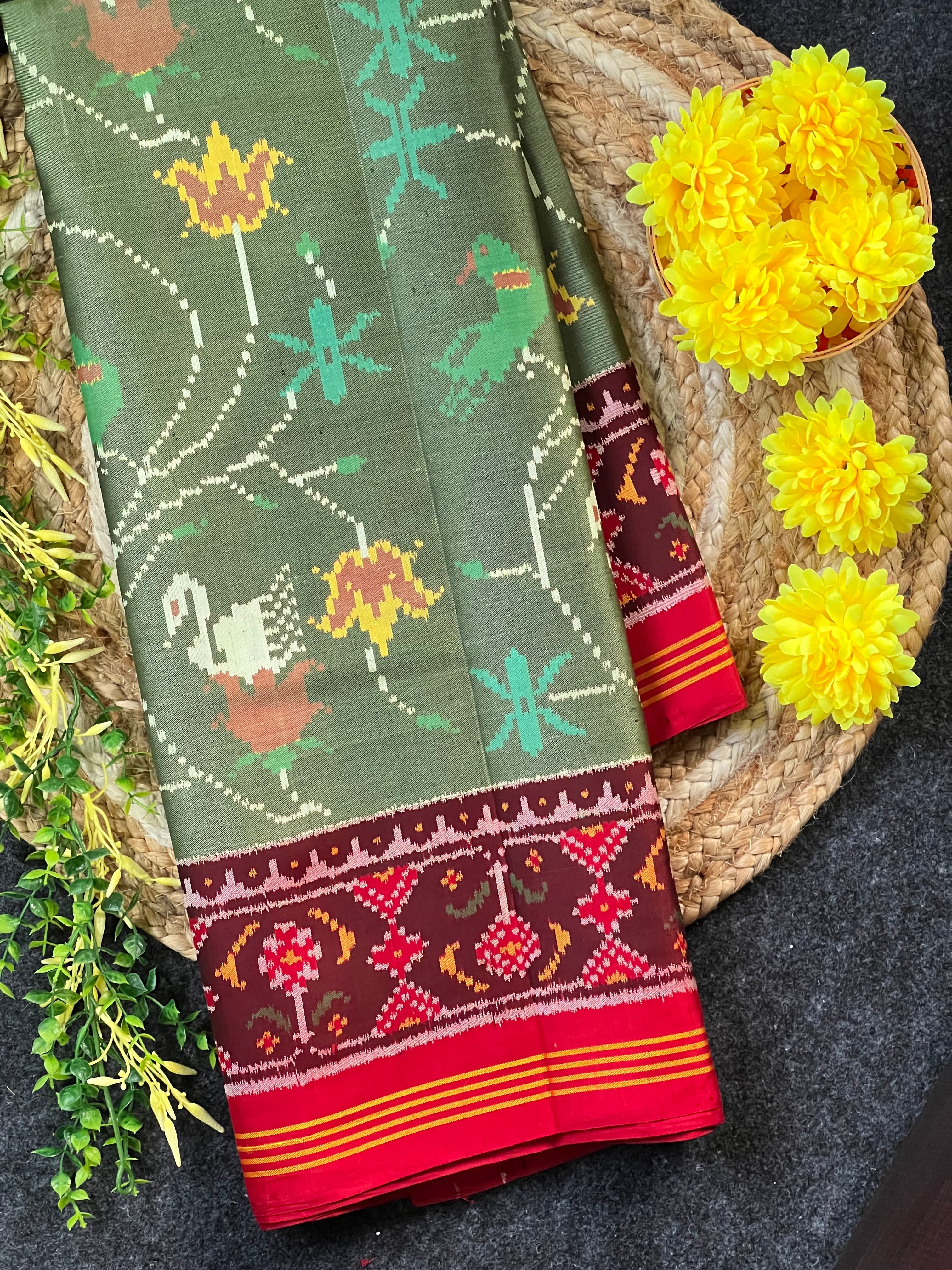 Exclusive Design Handwoven Patola Silk Saree Main image