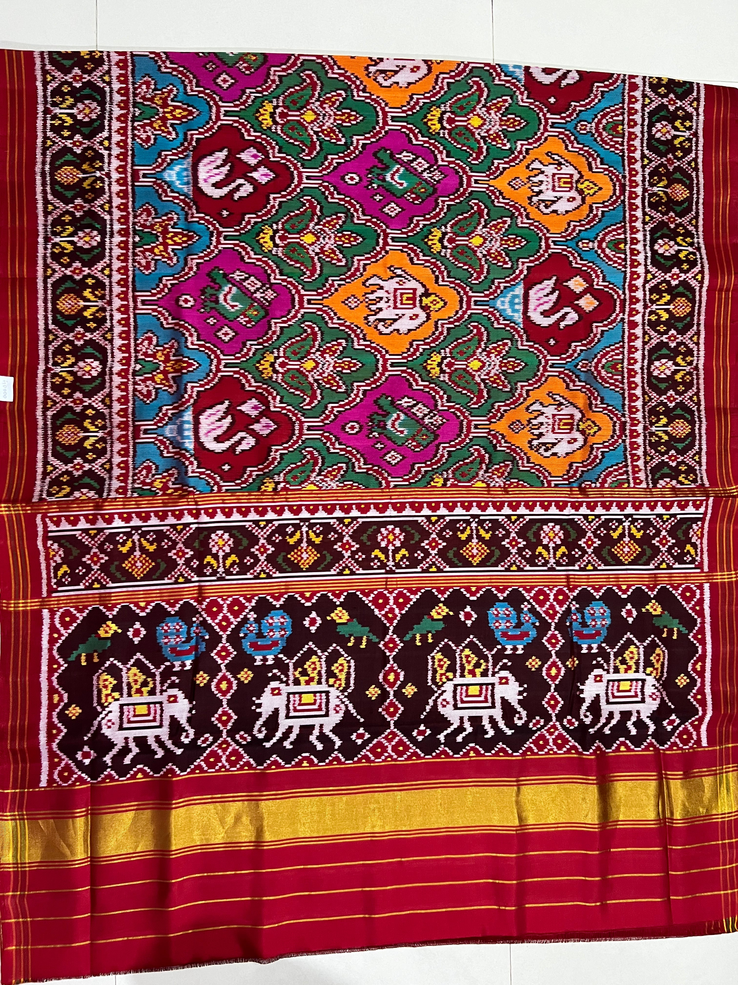 Twill Weaving Handwoven Patola Silk Saree Secondary image