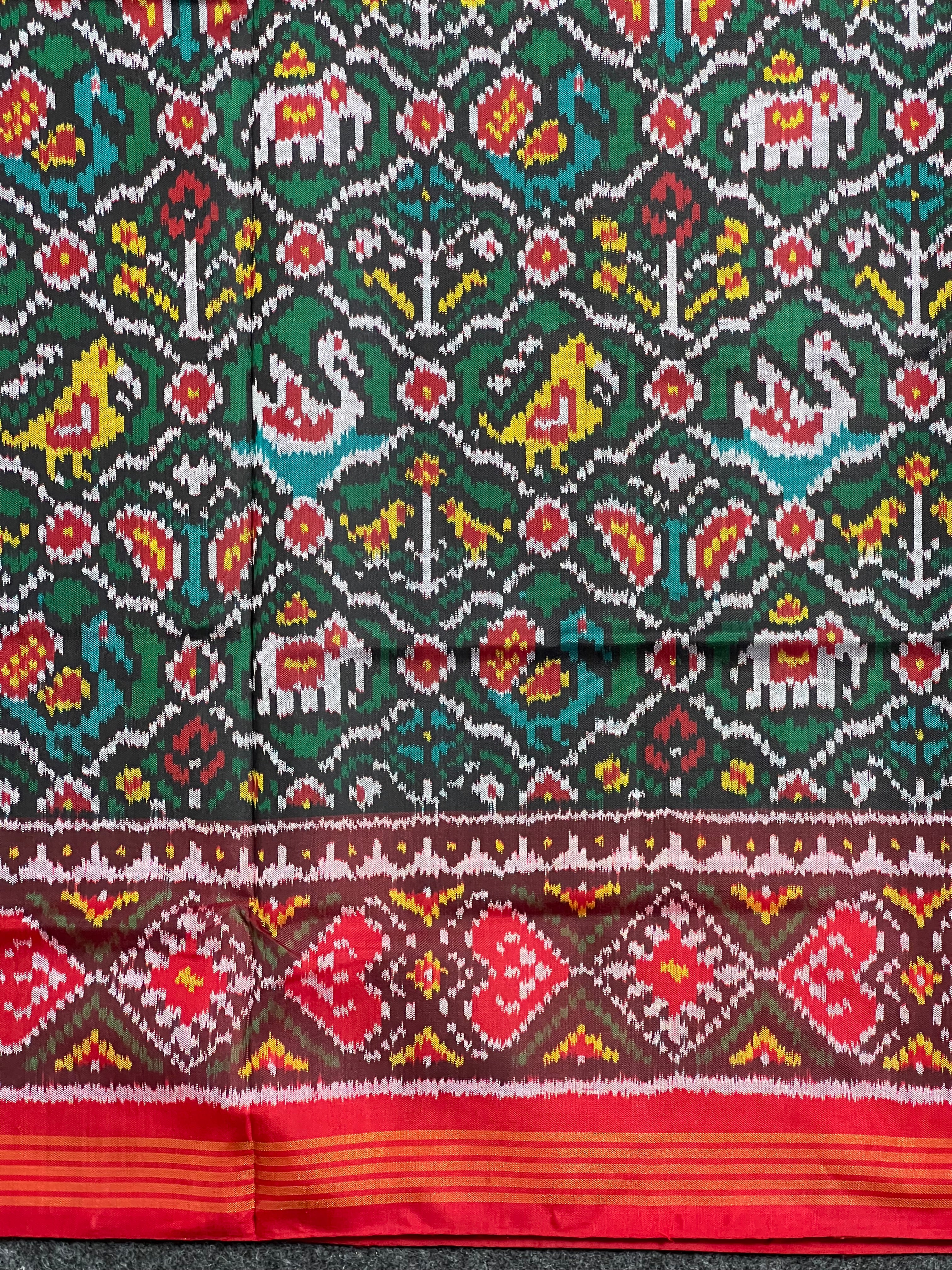 Green Motif Traditional Design Handwoven Patola Silk Saree