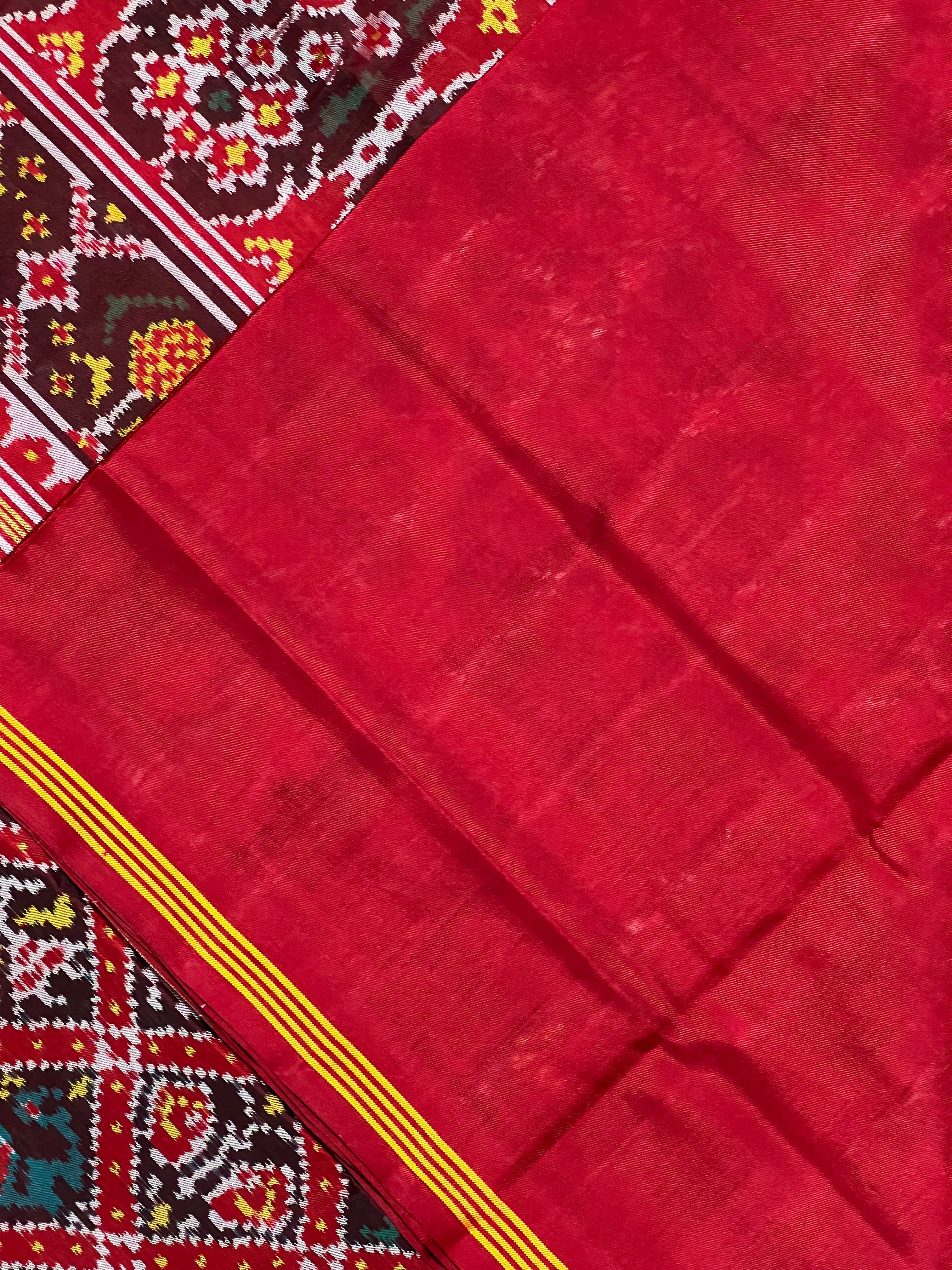 Typical Narikunj Traditional Design Handwoven Patola Silk Saree