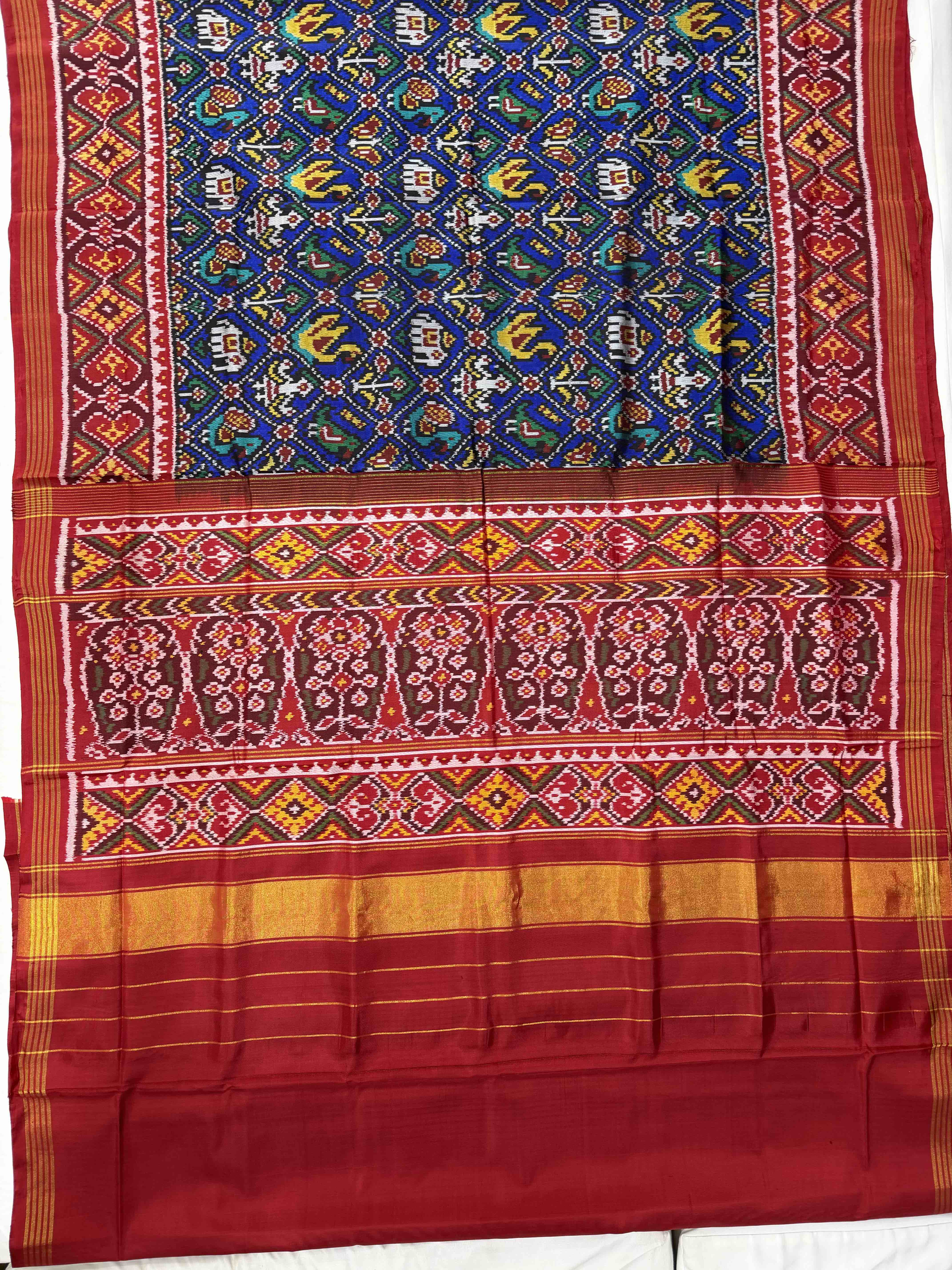 Narikunj Traditional Design Handwoven Patola Silk Saree Secondary image