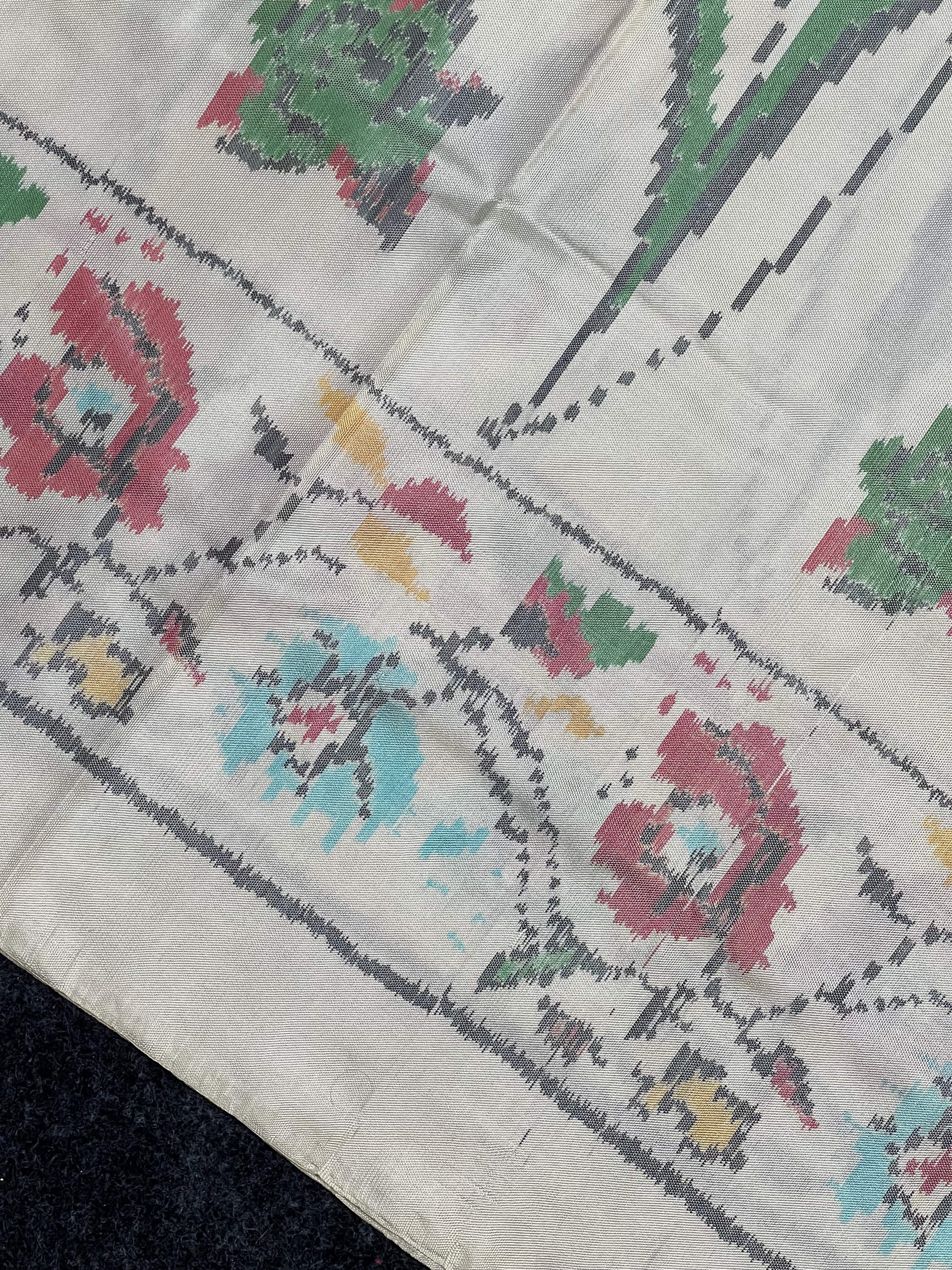 Off-White Exclusive Flower Design Handwoven Patola Silk Saree