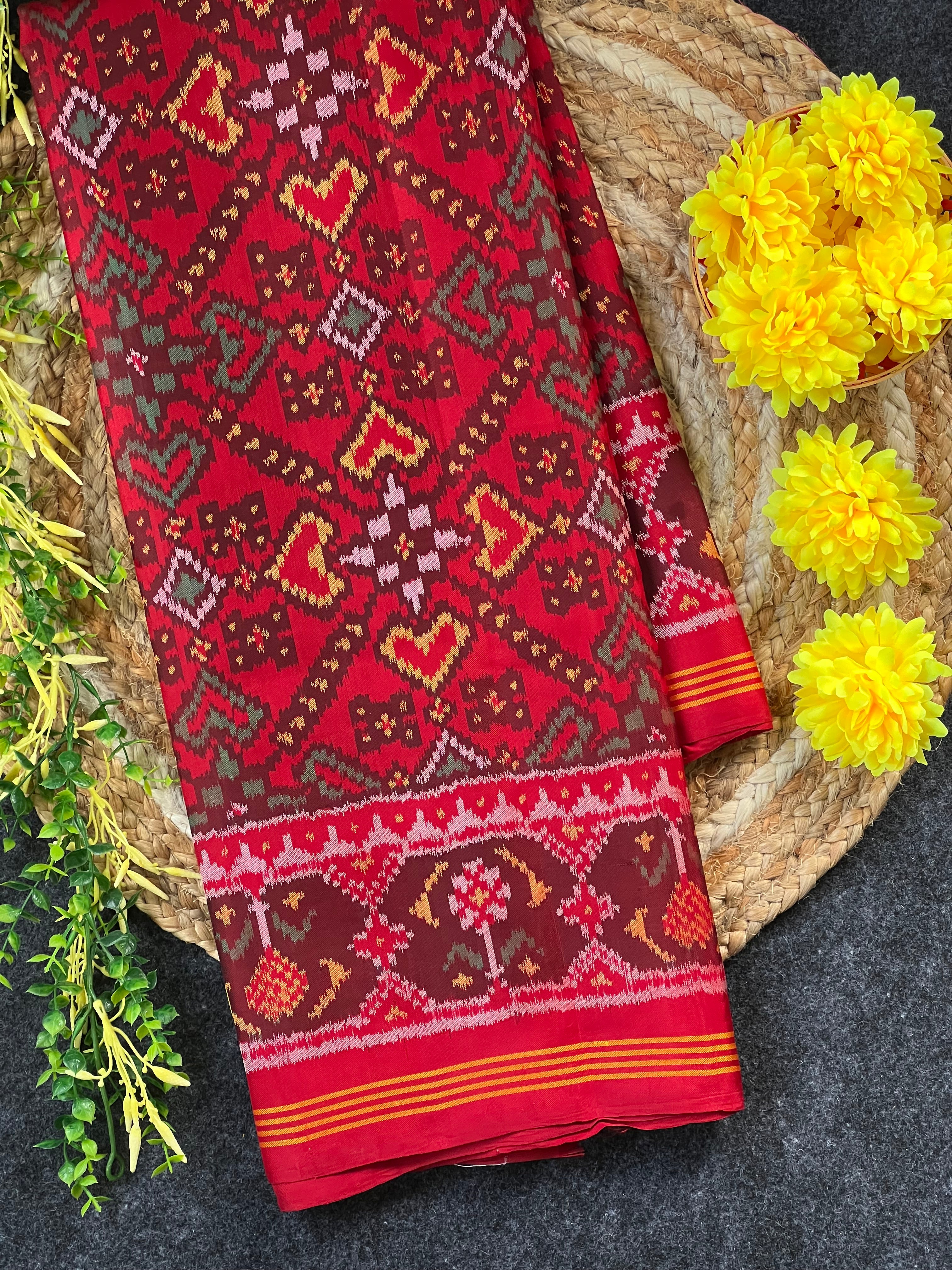 Red Color Traditional Design Handwoven Patola Silk Saree Main image