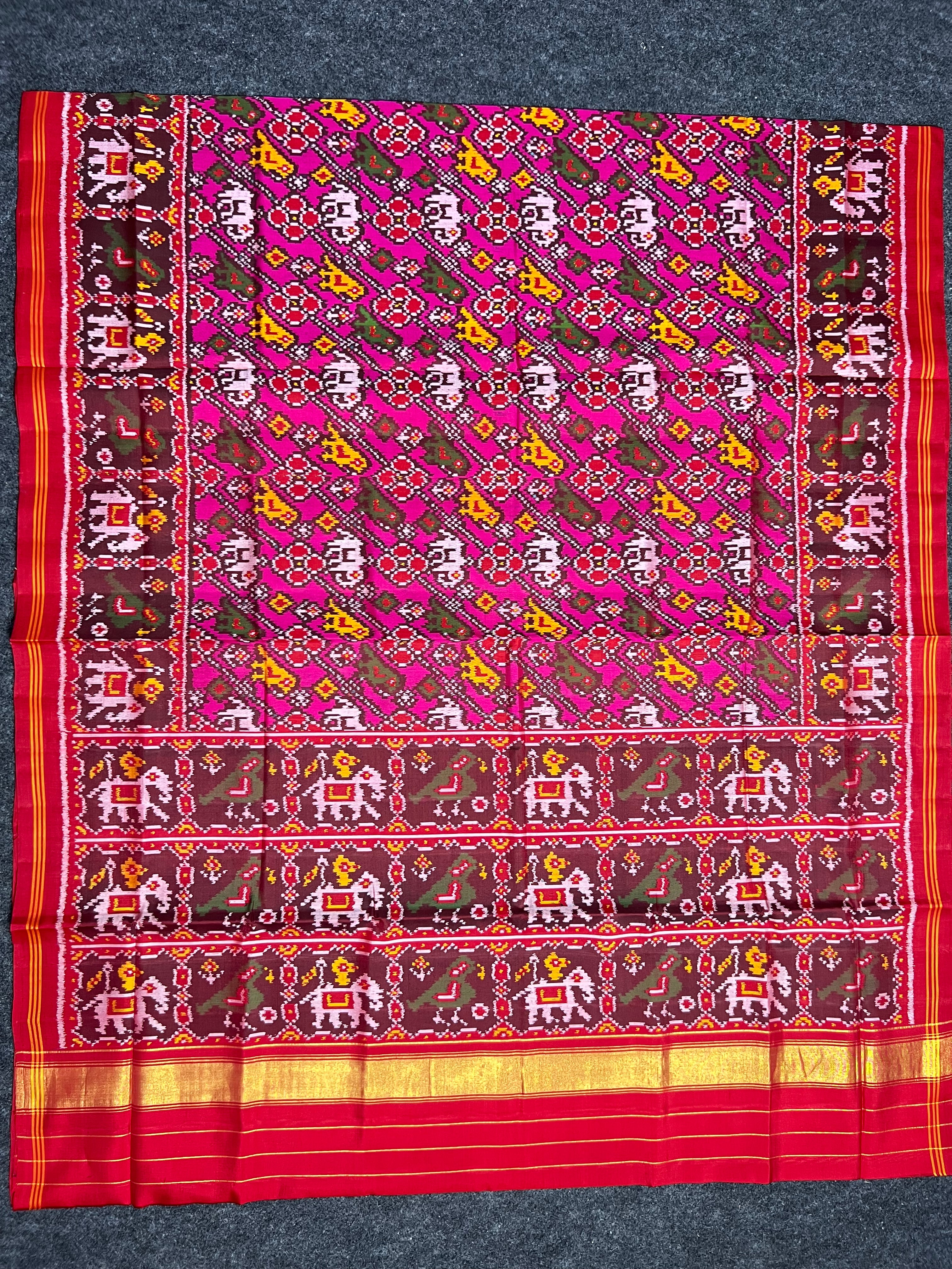 Laheriya With Motif Design Handwoven Patola Silk Saree