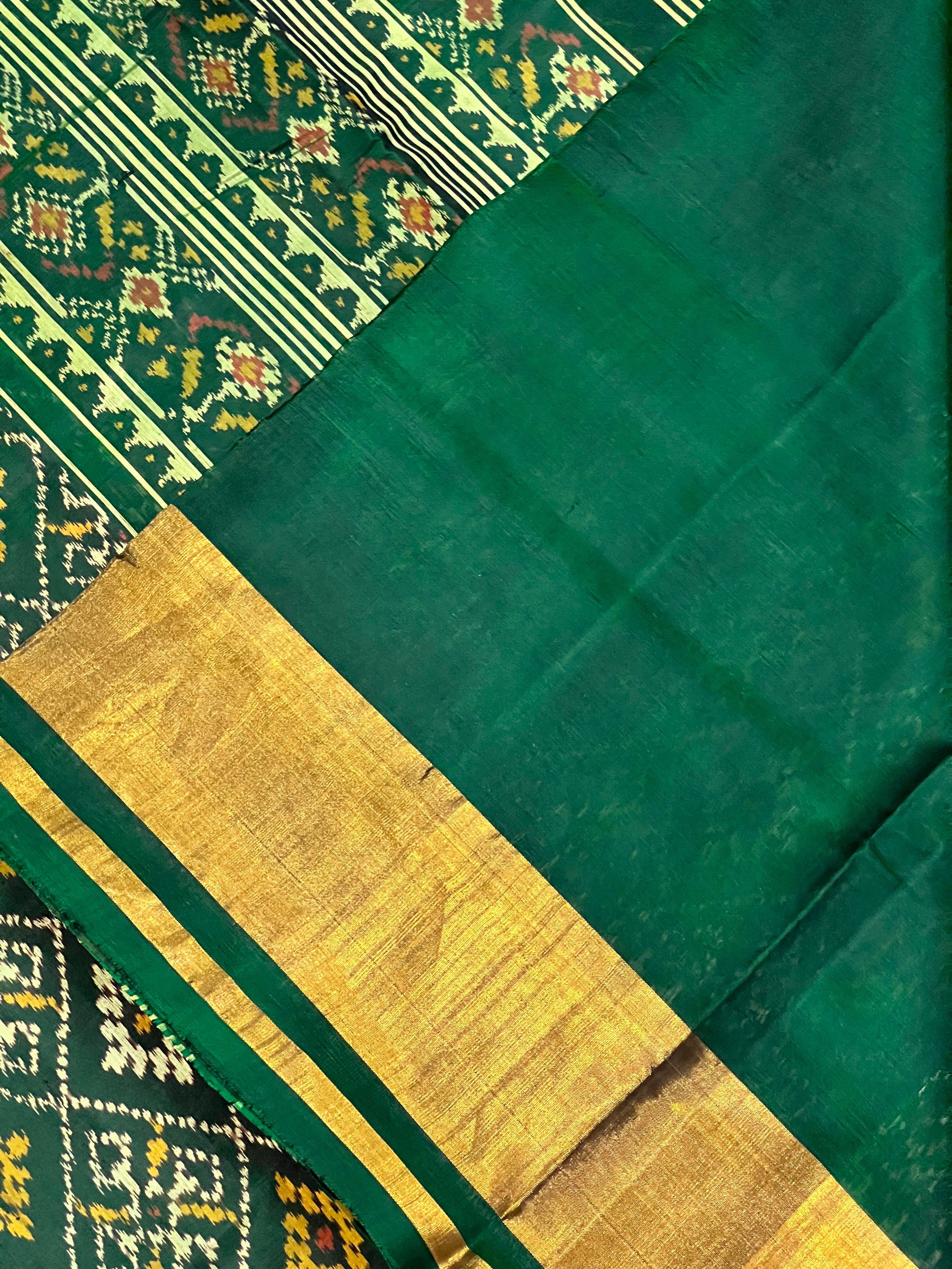 Pan-Chanda Traditional Design Handwoven Patola Silk Saree