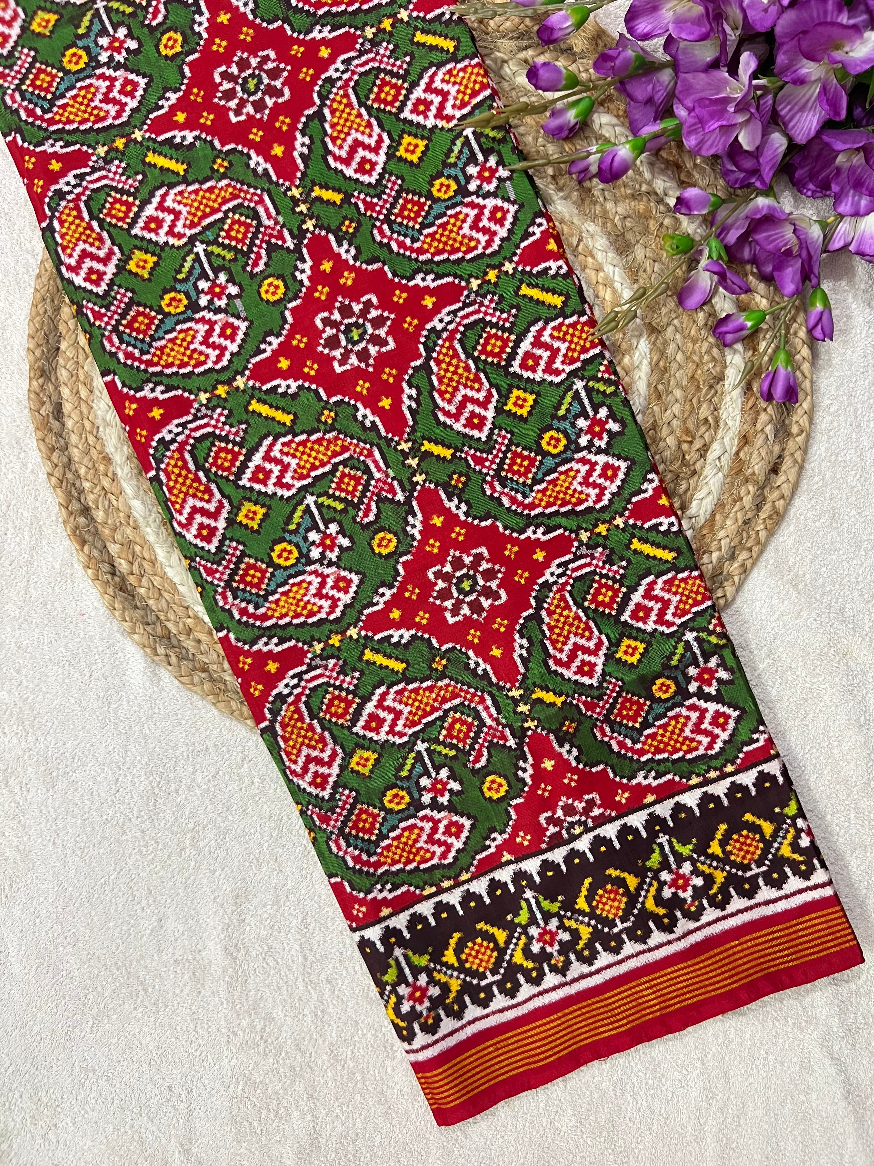 Fish Design Handwoven Double Ikat Patola Silk Saree Main image