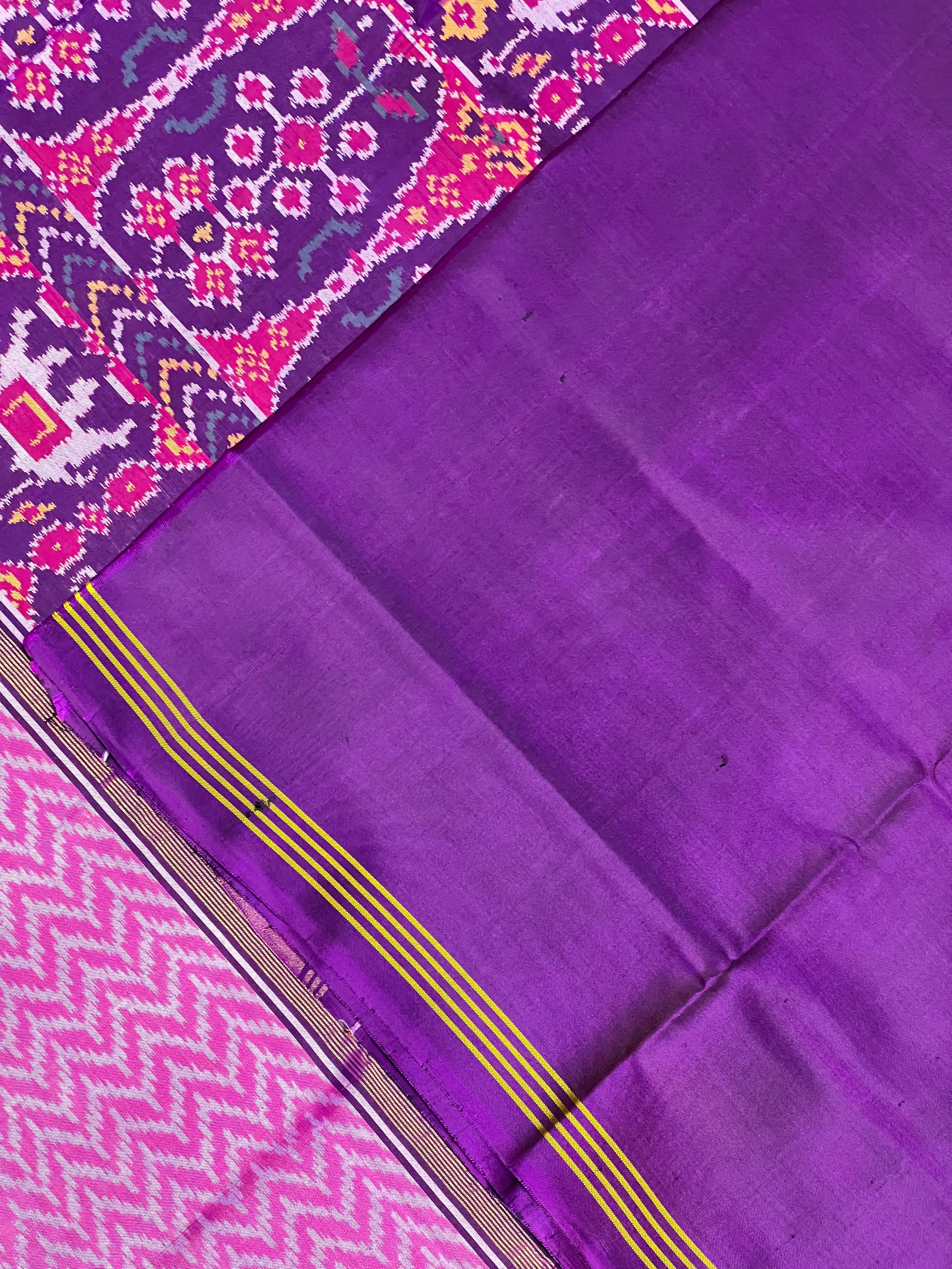 Laheriya Design Handwoven Patola Silk Saree