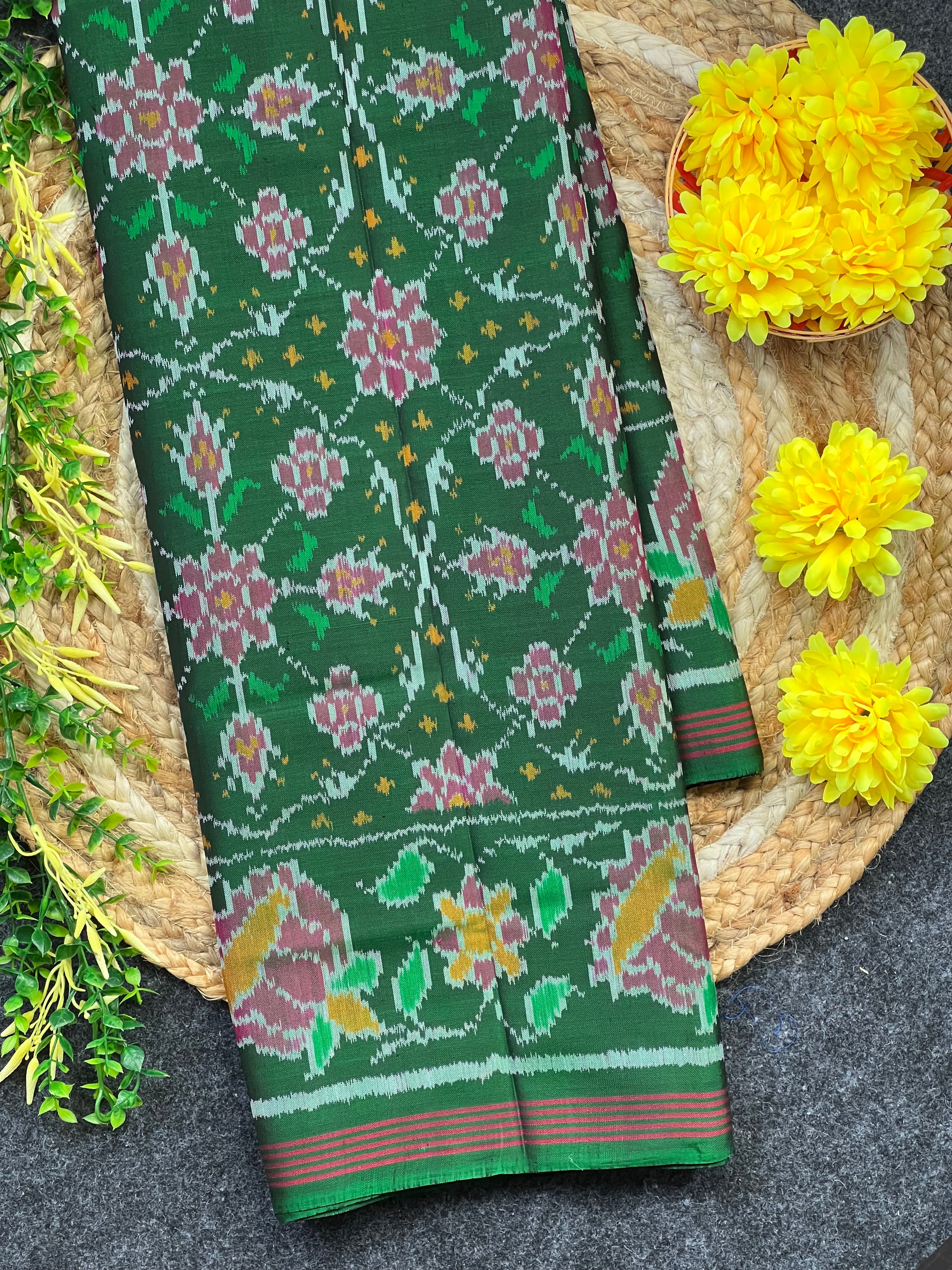 Chaabdi Traditional Design Handwoven Patola Silk Saree Main image