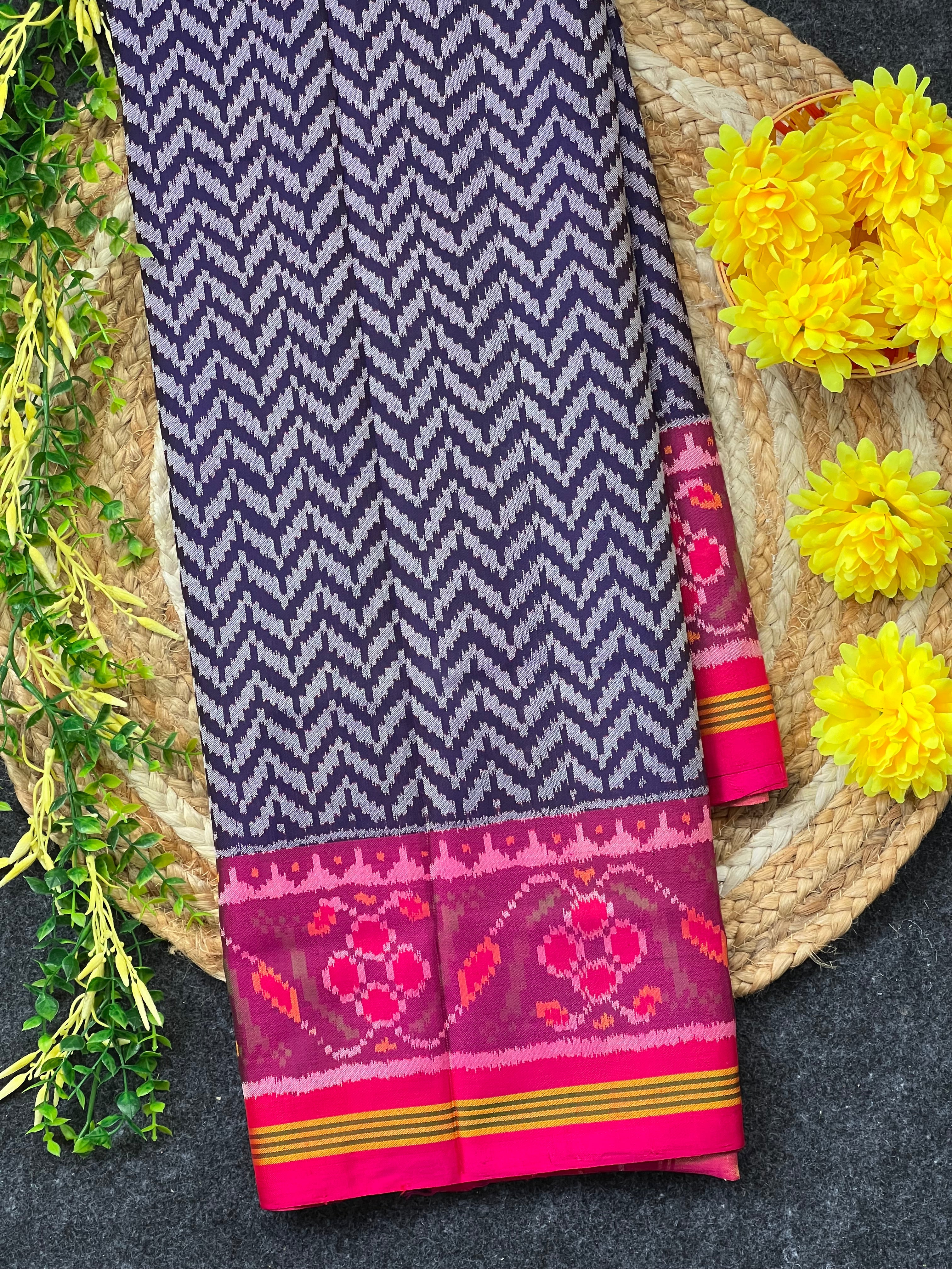 Laheriya Design Handwoven Patola Silk Saree
