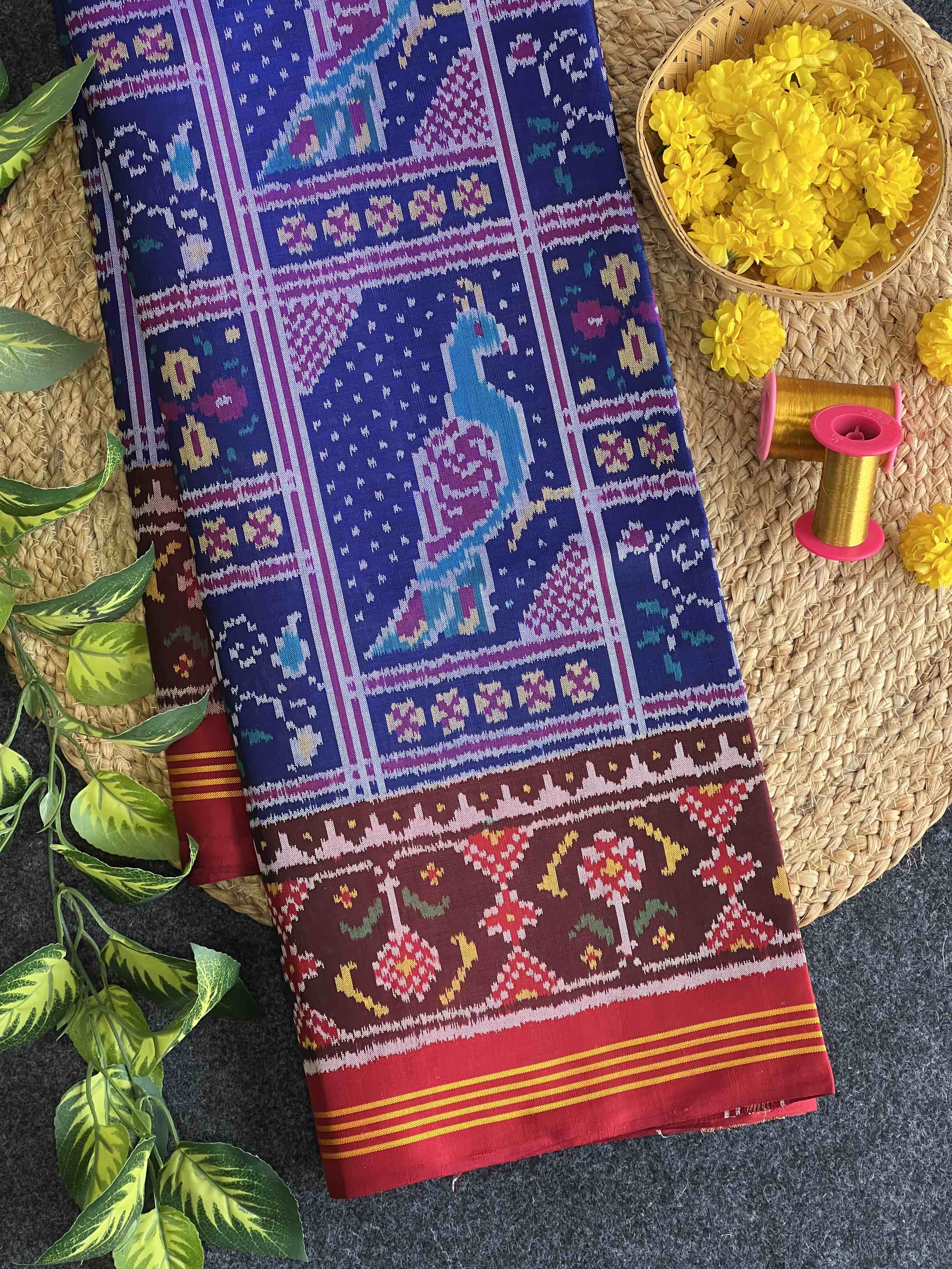 Peacock Motif Exclusive Design Handwoven Patola Silk Saree Main image