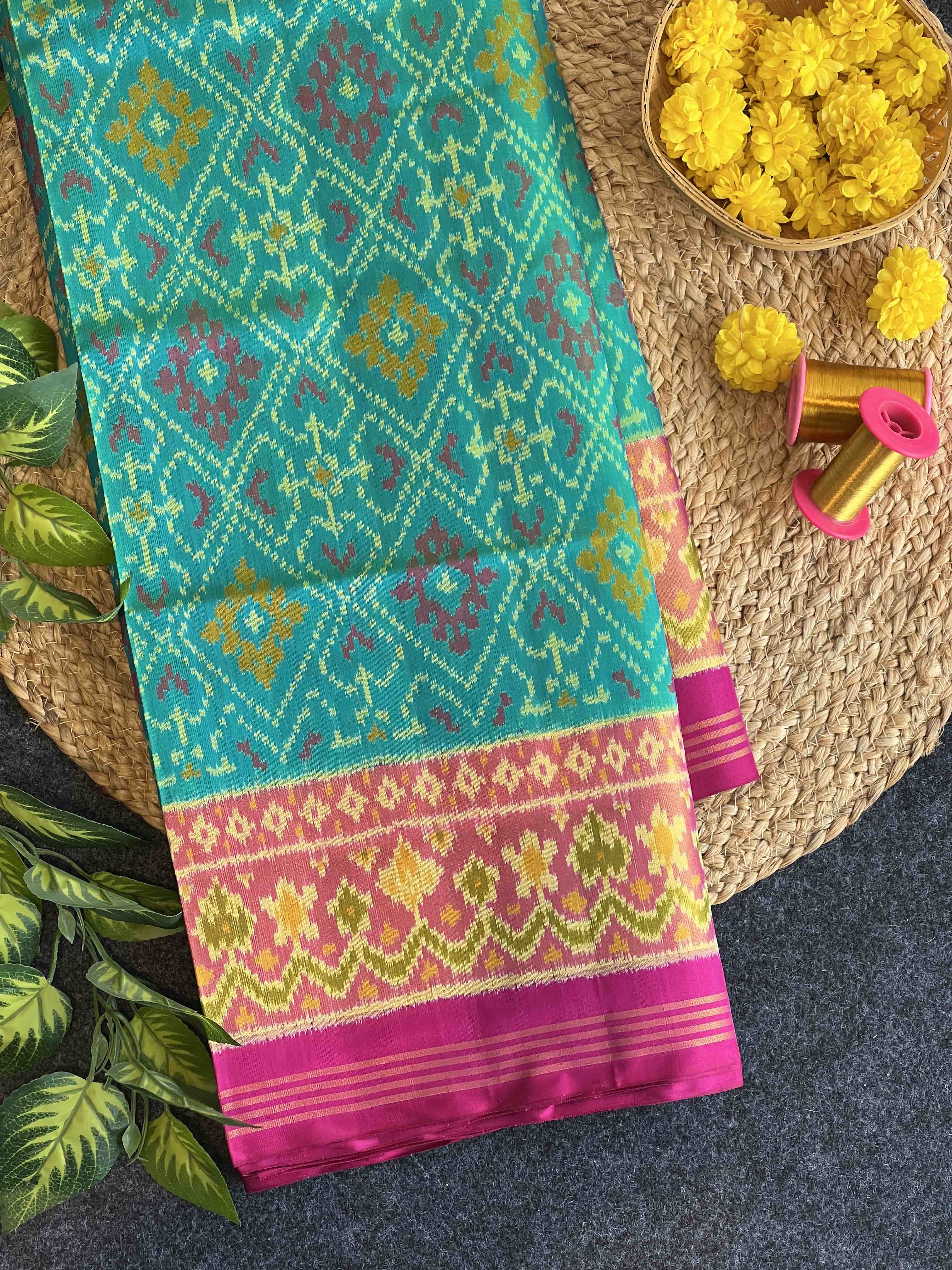 Pan-Chanda Traditional Design Handwoven Patola Silk Saree Main image