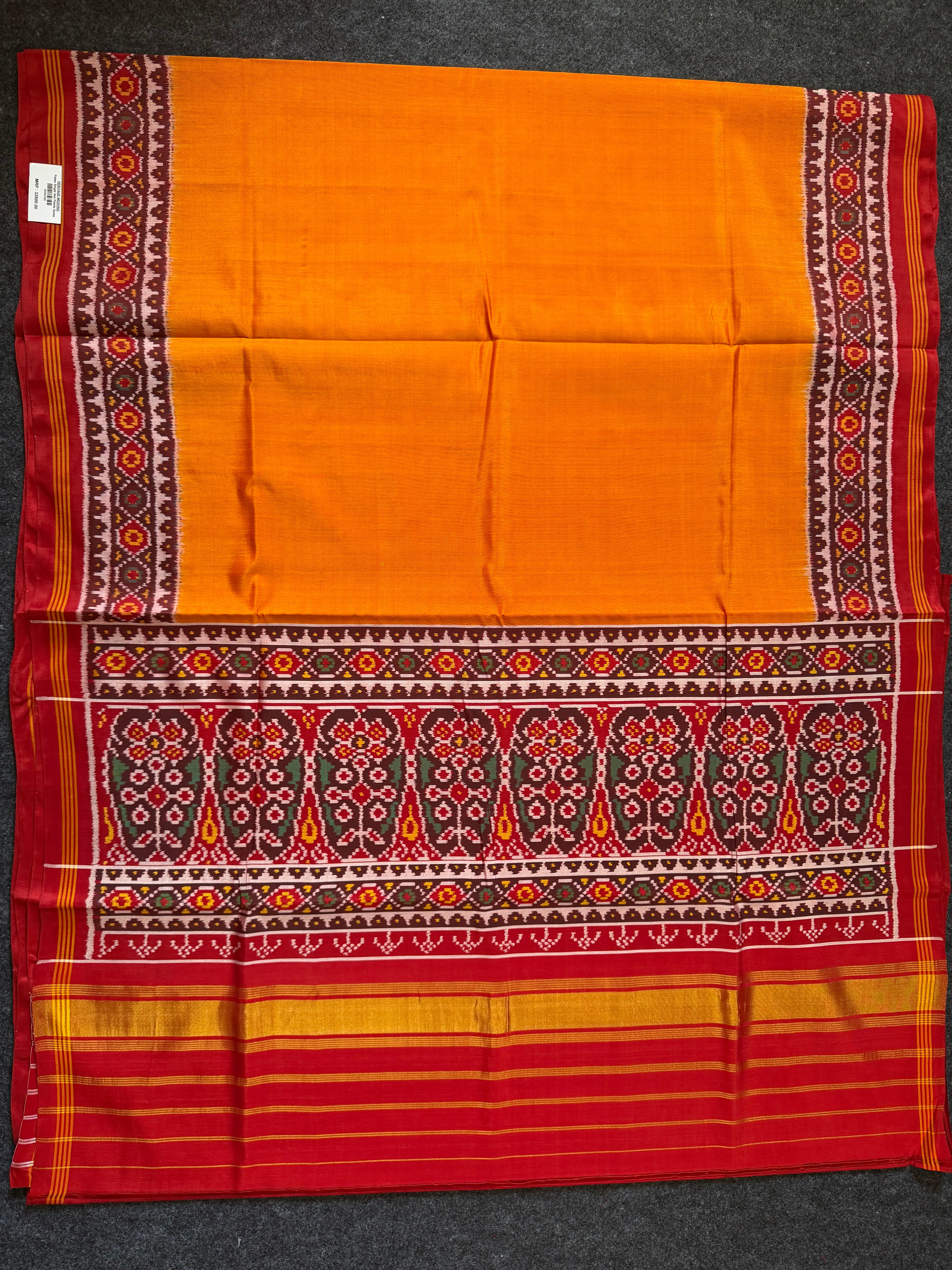 Plain Gala Border With Designer Blouse Handwoven Patola Silk Saree Secondary image