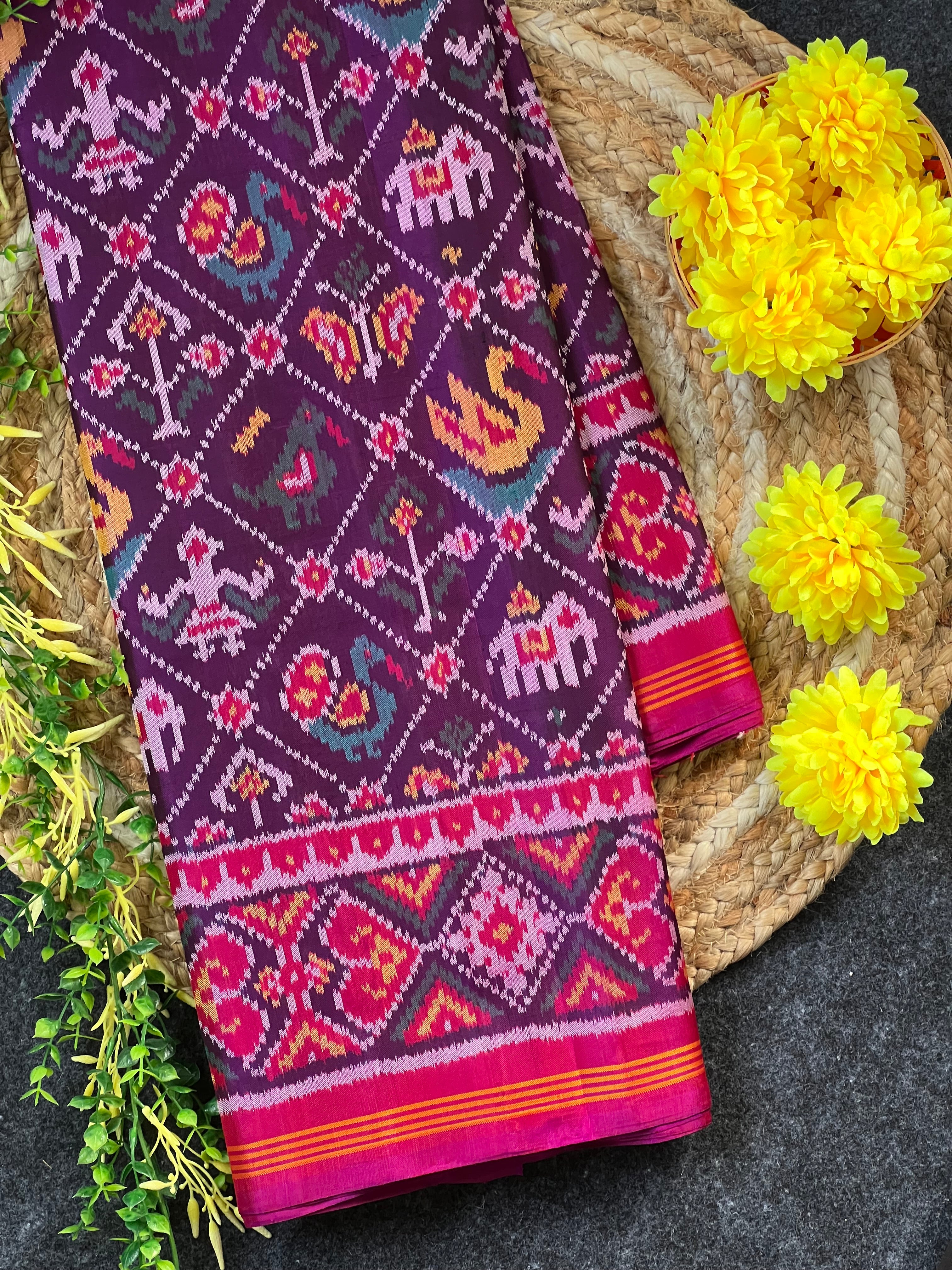 Narikunj Traditional Design Handwoven Patola Silk Saree Main image
