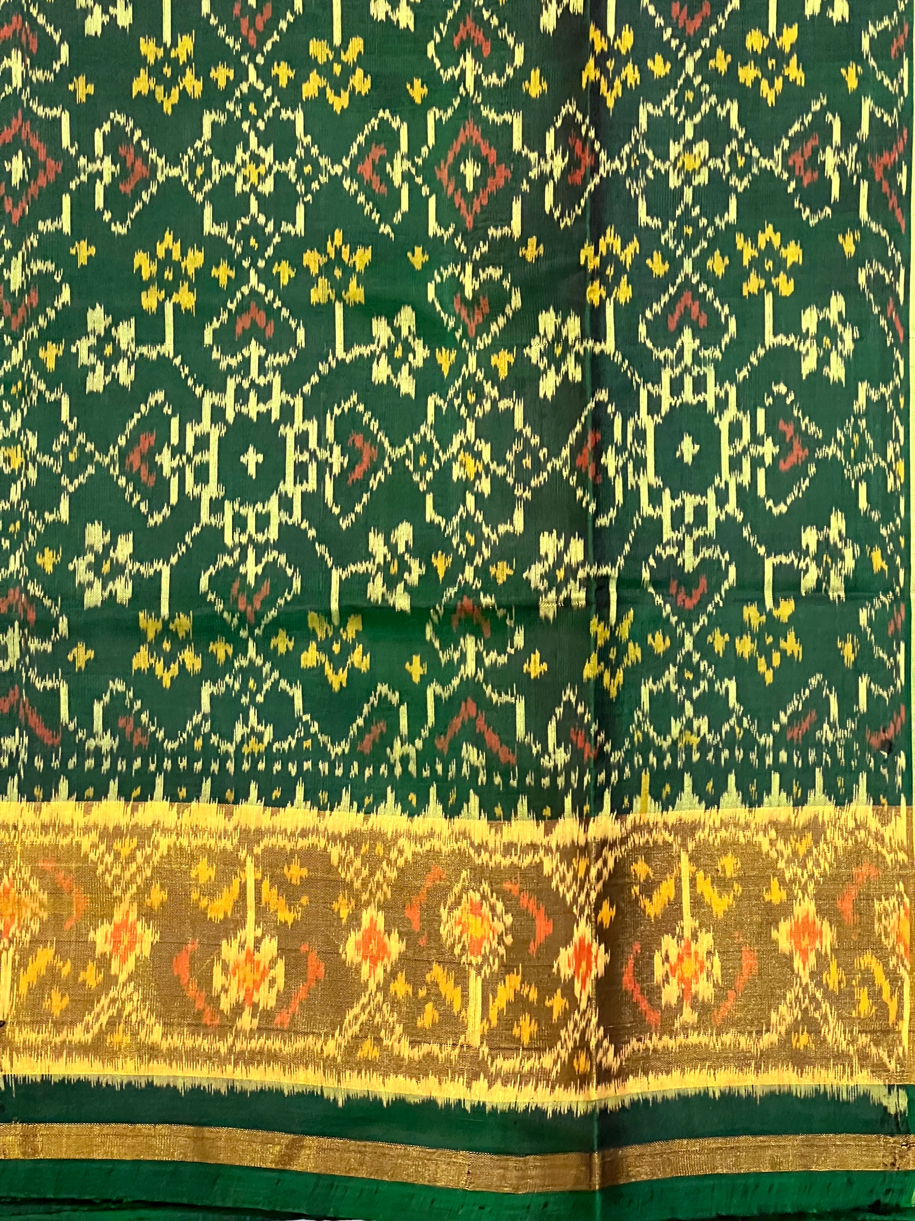 Manek-Navratna Traditional Design Handwoven Patola Silk Saree Secondary image