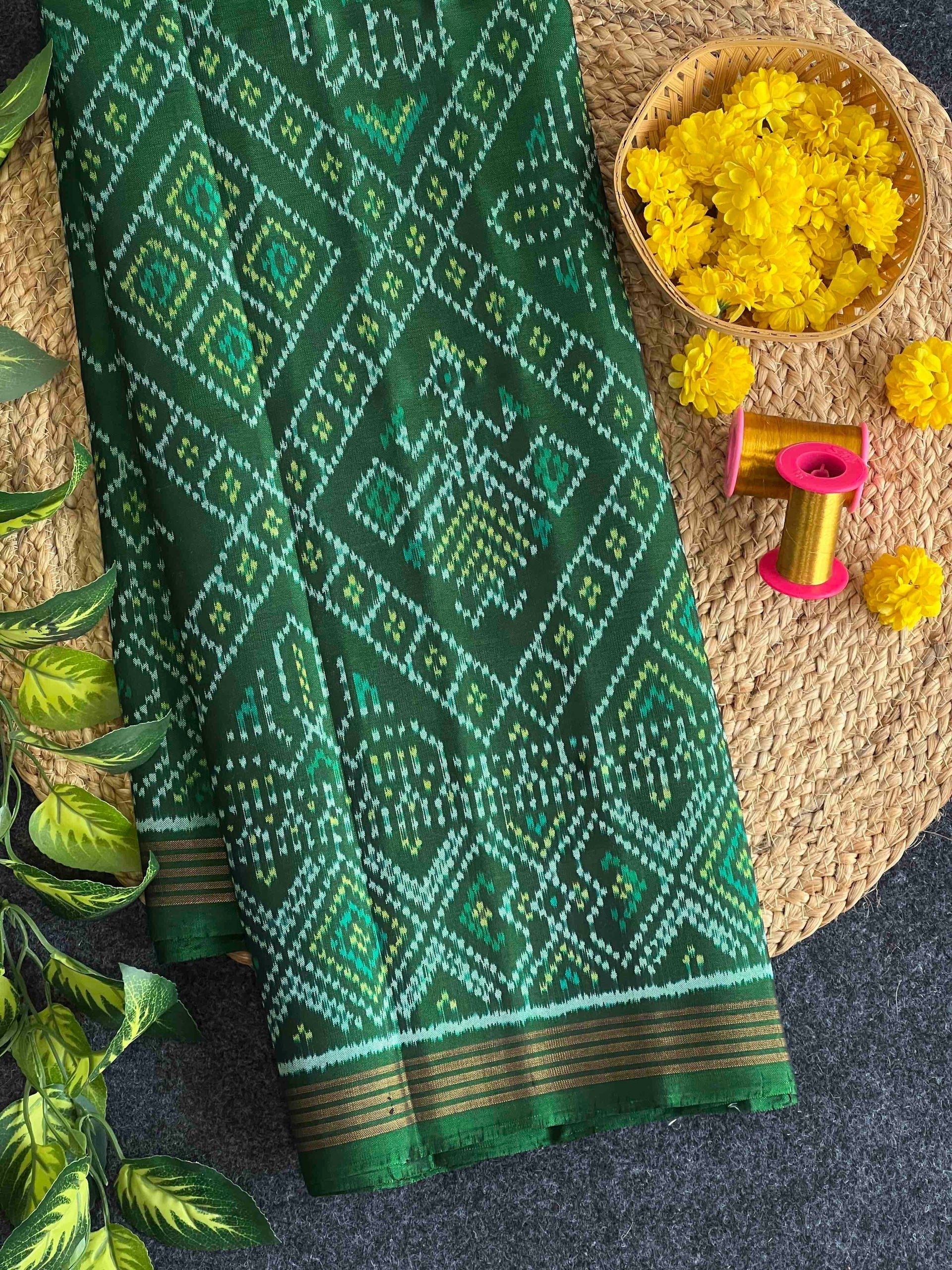 Bandhej Traditional Design Handwoven Patola Silk Saree Main image