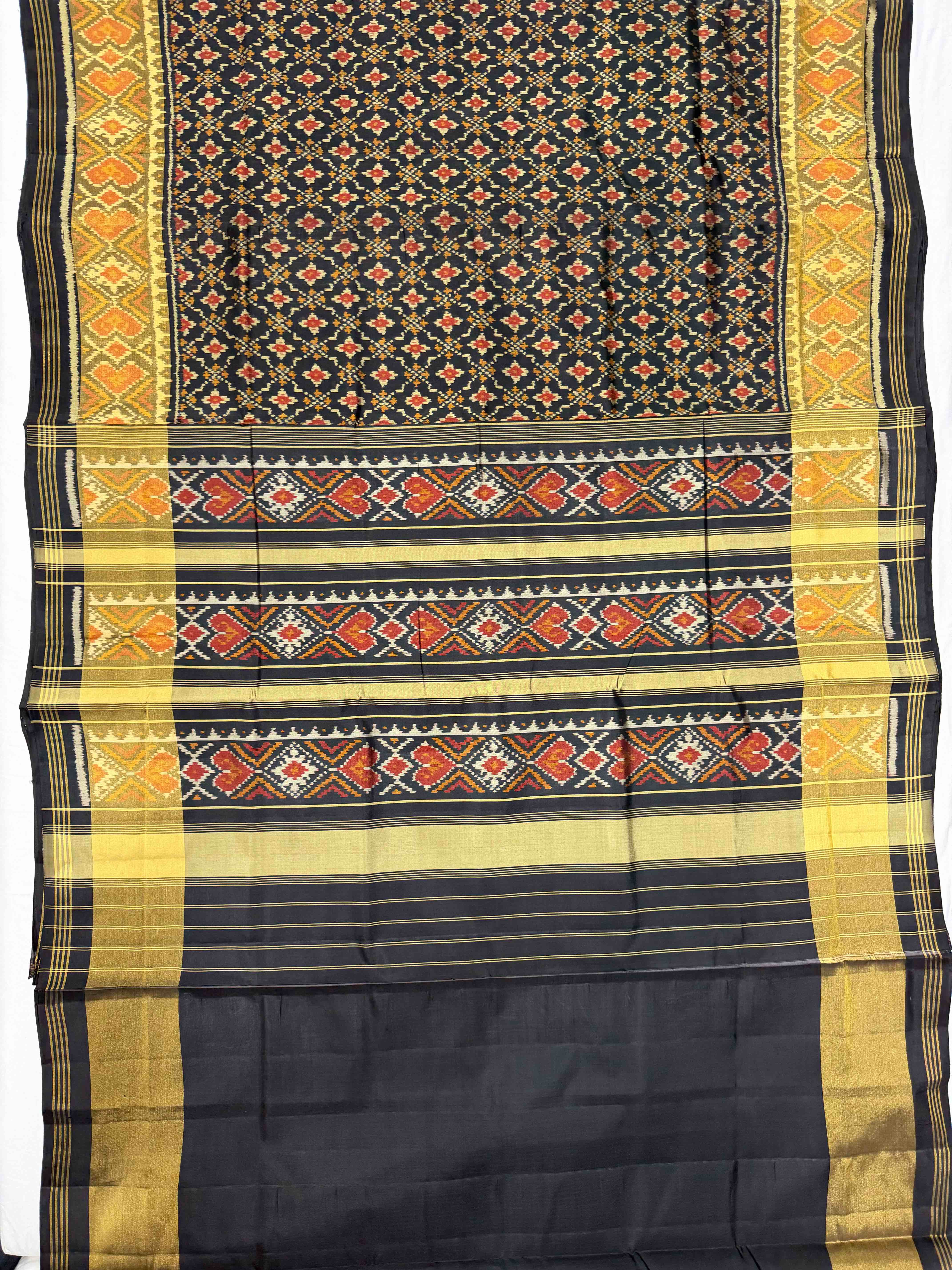 Buttonful Traditional Design Handwoven Patola Silk Saree Secondary image