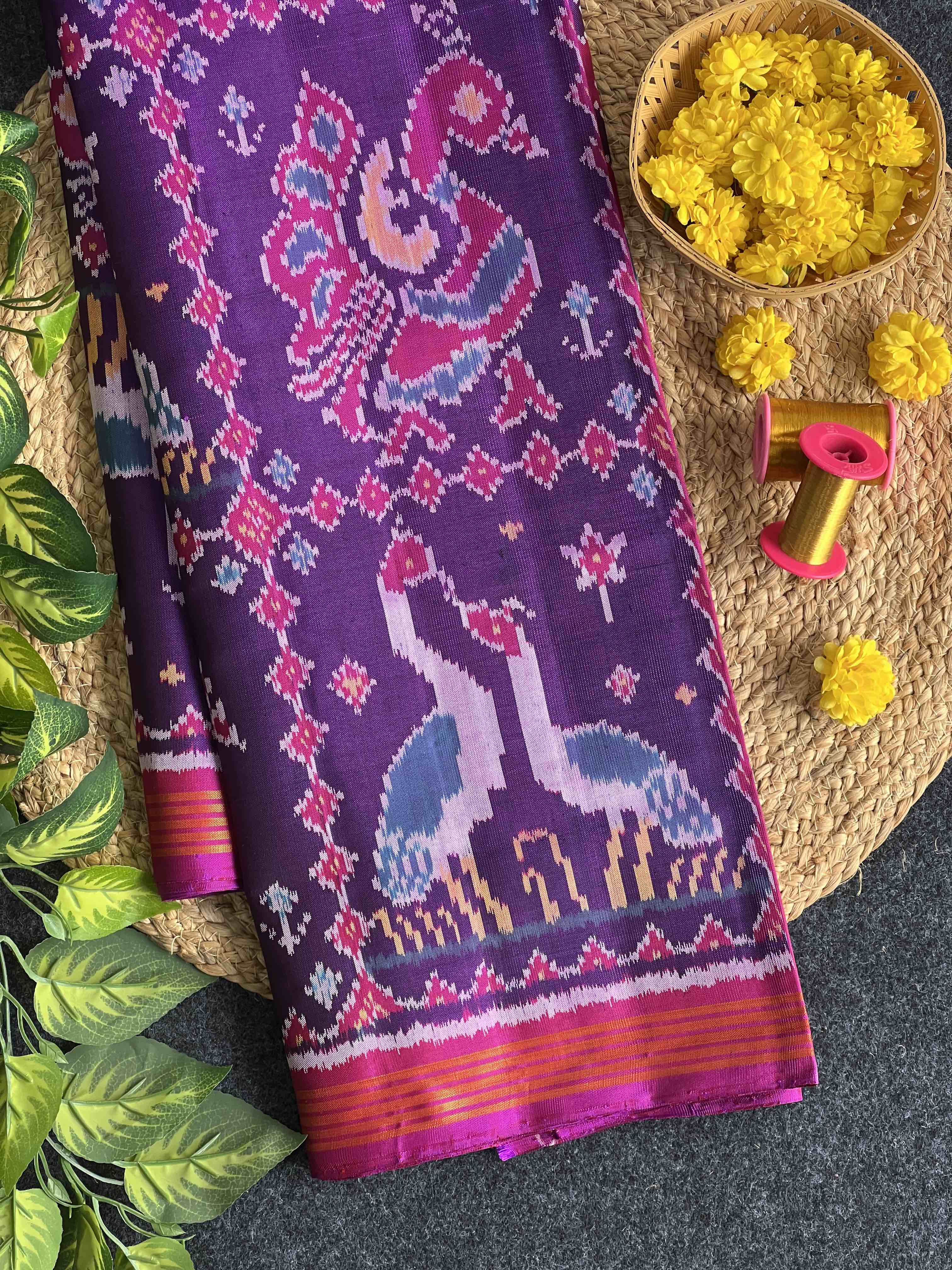 Big Motif Design Handwoven Patola Silk Saree Main image