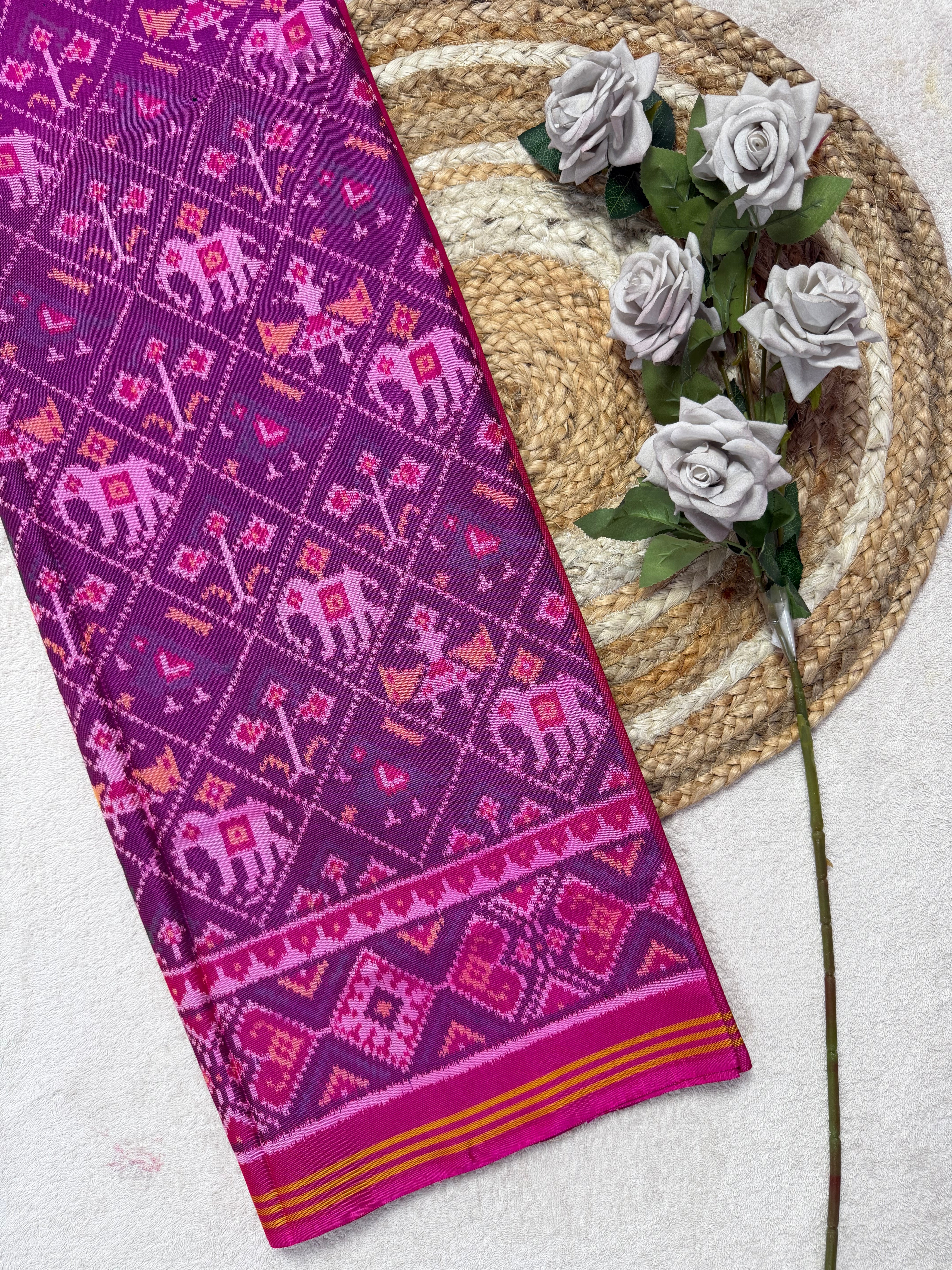 Narikunj Traditional Design Handwoven Patola Silk Saree Main image