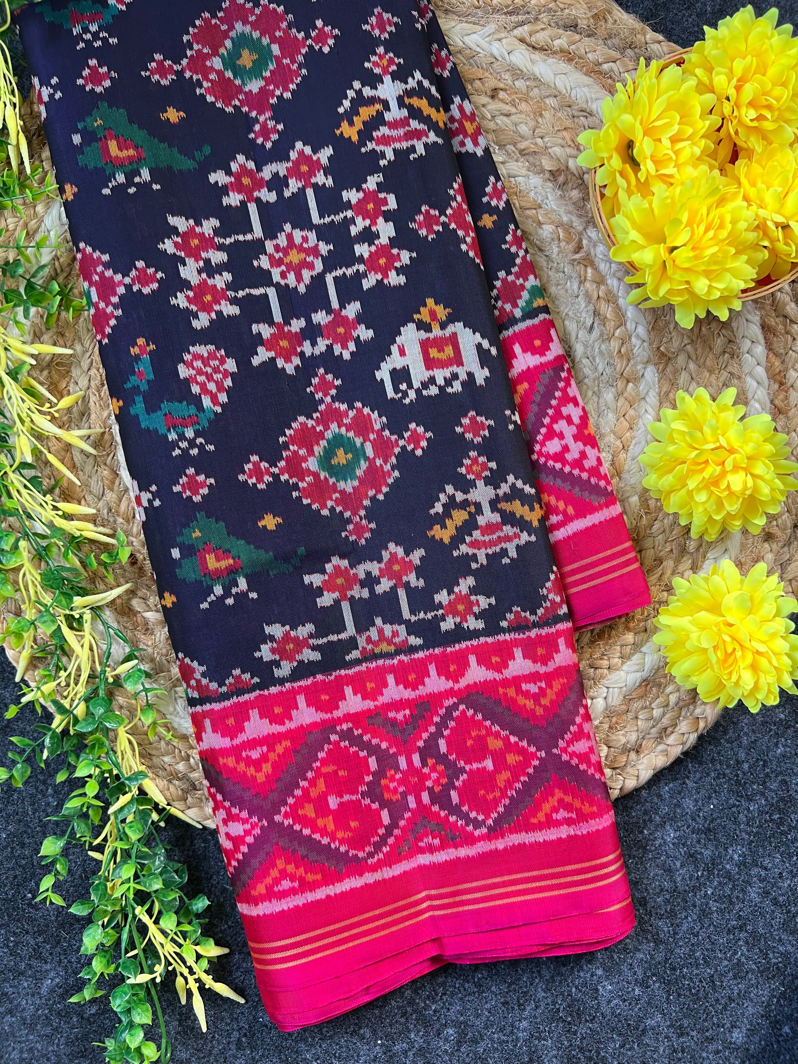 Motif With Flower Design Handwoven Patola Silk Saree Main image