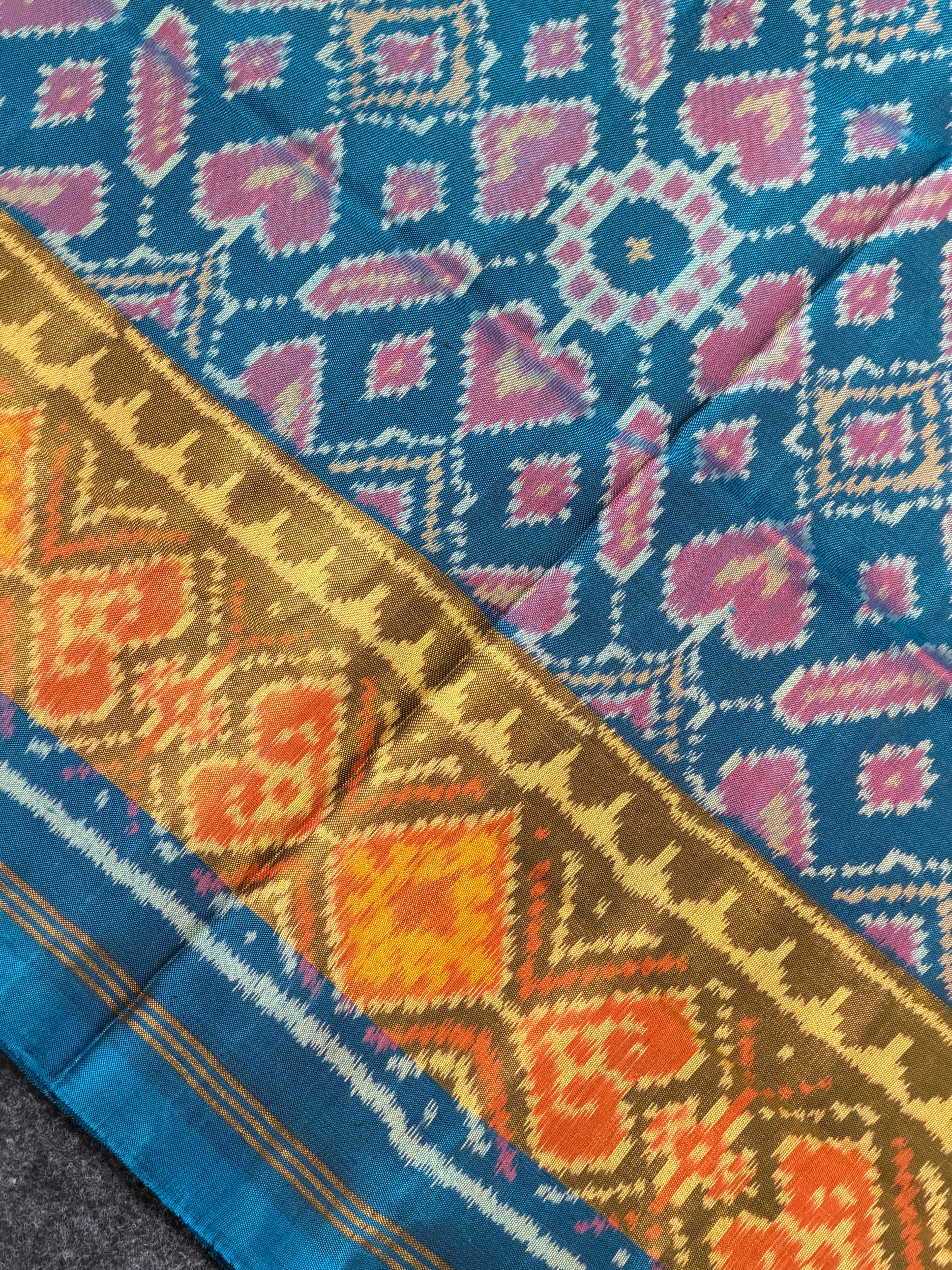 Manekchowk Traditional Design Handwoven Patola Silk Saree