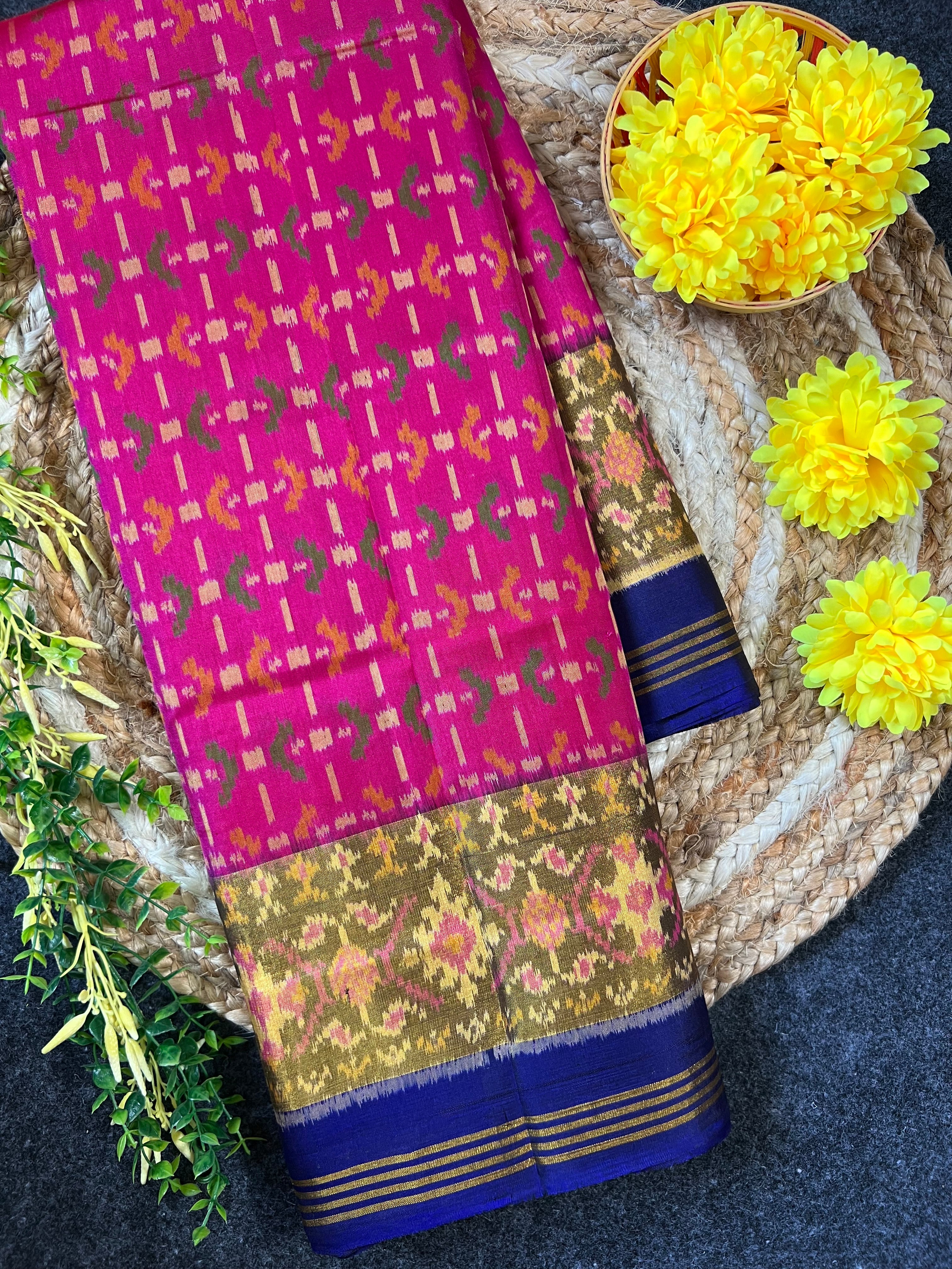 Fancy Design Handwoven Patola Silk Saree Main image