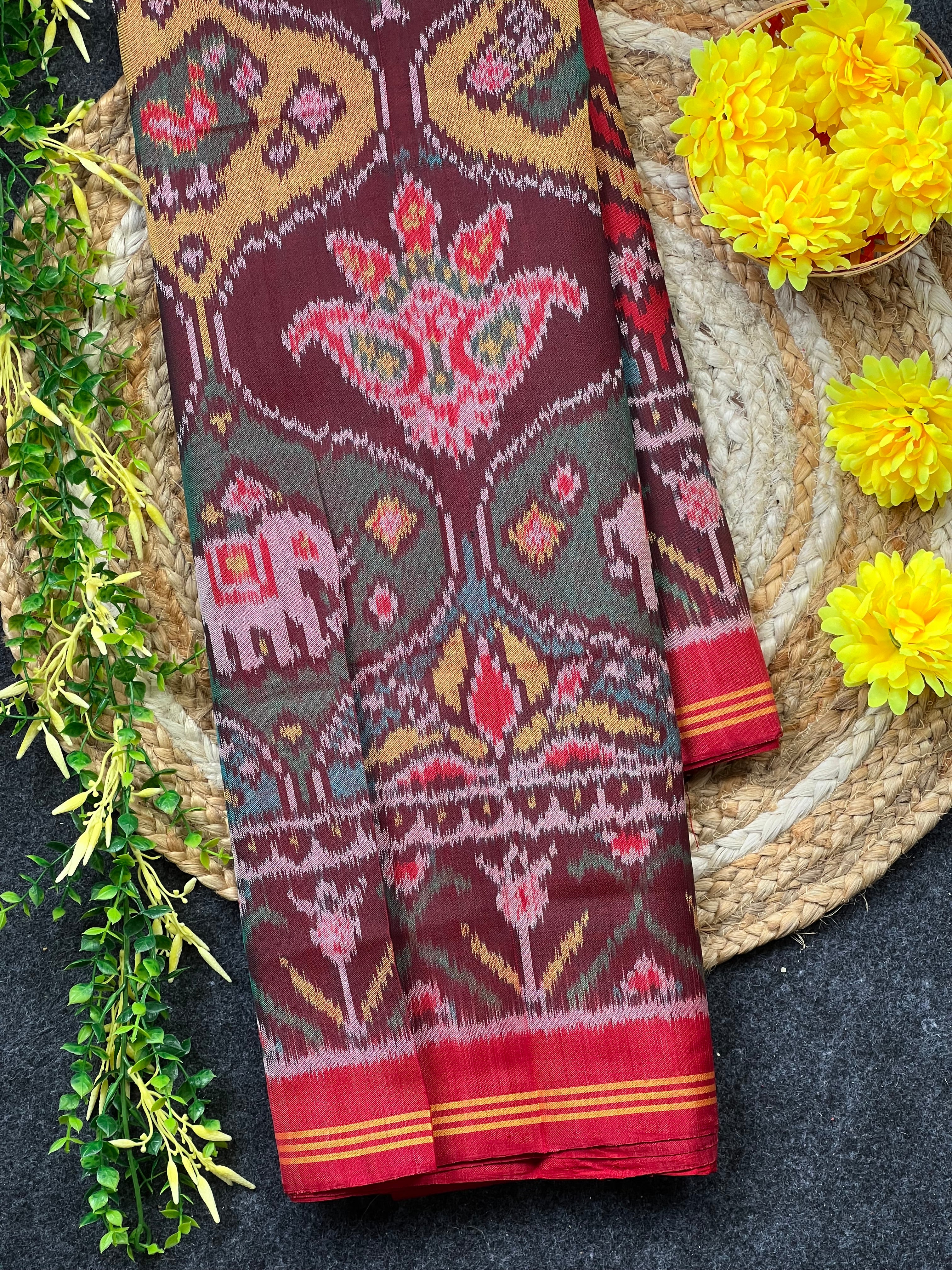 Flower With Motif Design Handwoven Patola Silk Saree Main image